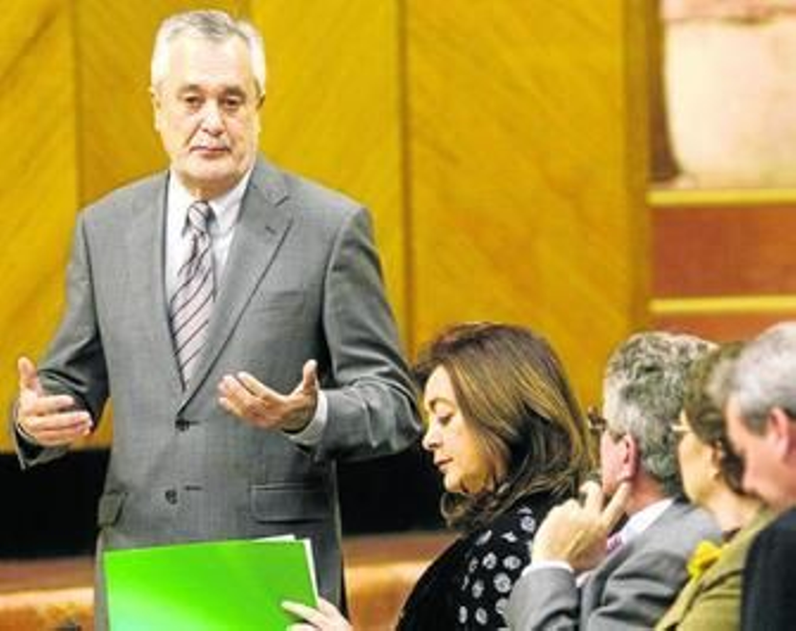 Griñán interviene ayer ante el Pleno del Parlamento andaluz.