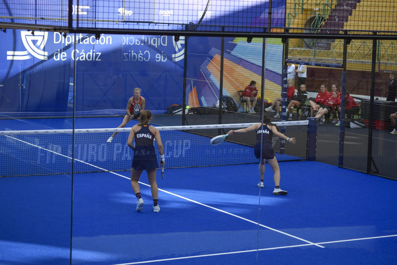 Fotos de la primera jornada del FIP Euro Pádel Cup de La Línea