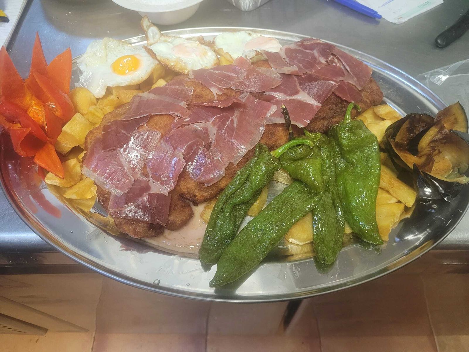 En este restaurante de Huelva puedes pedir los platos "a lo grande"