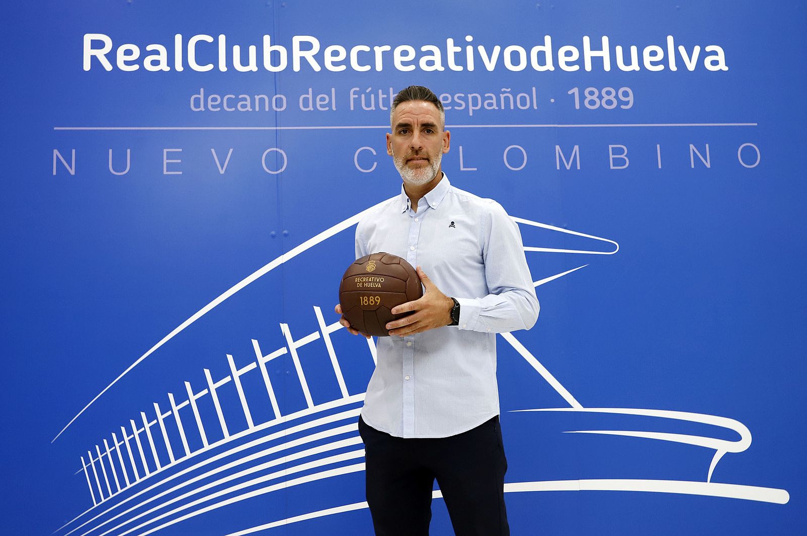 Abel espera sumar su primer triunfo como visitante en el derbi en Lepe.