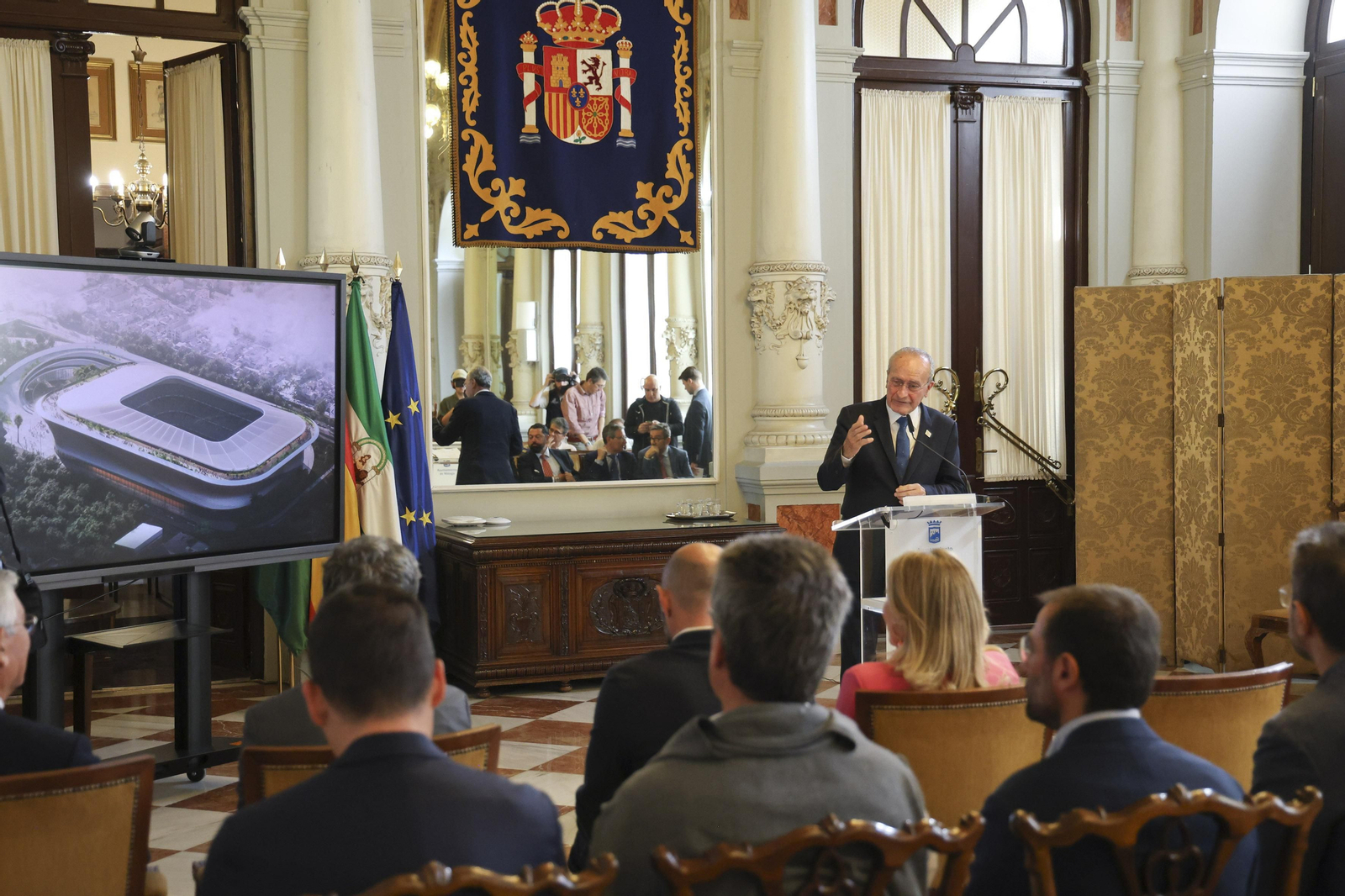 Francisco de la Torre, en la presentación de la nueva Rosaleda. Francisco de la Torre, en la presentación de la nueva Rosaleda.