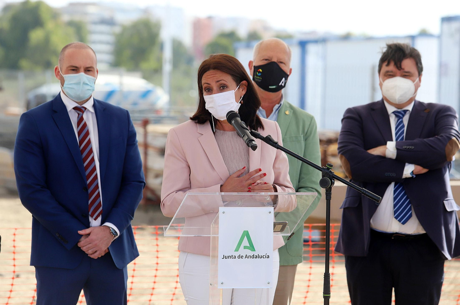Imágenes de la  colocación de la primera piedra del nuevo colegio público ubicado en el 'Ensanche Sur'
