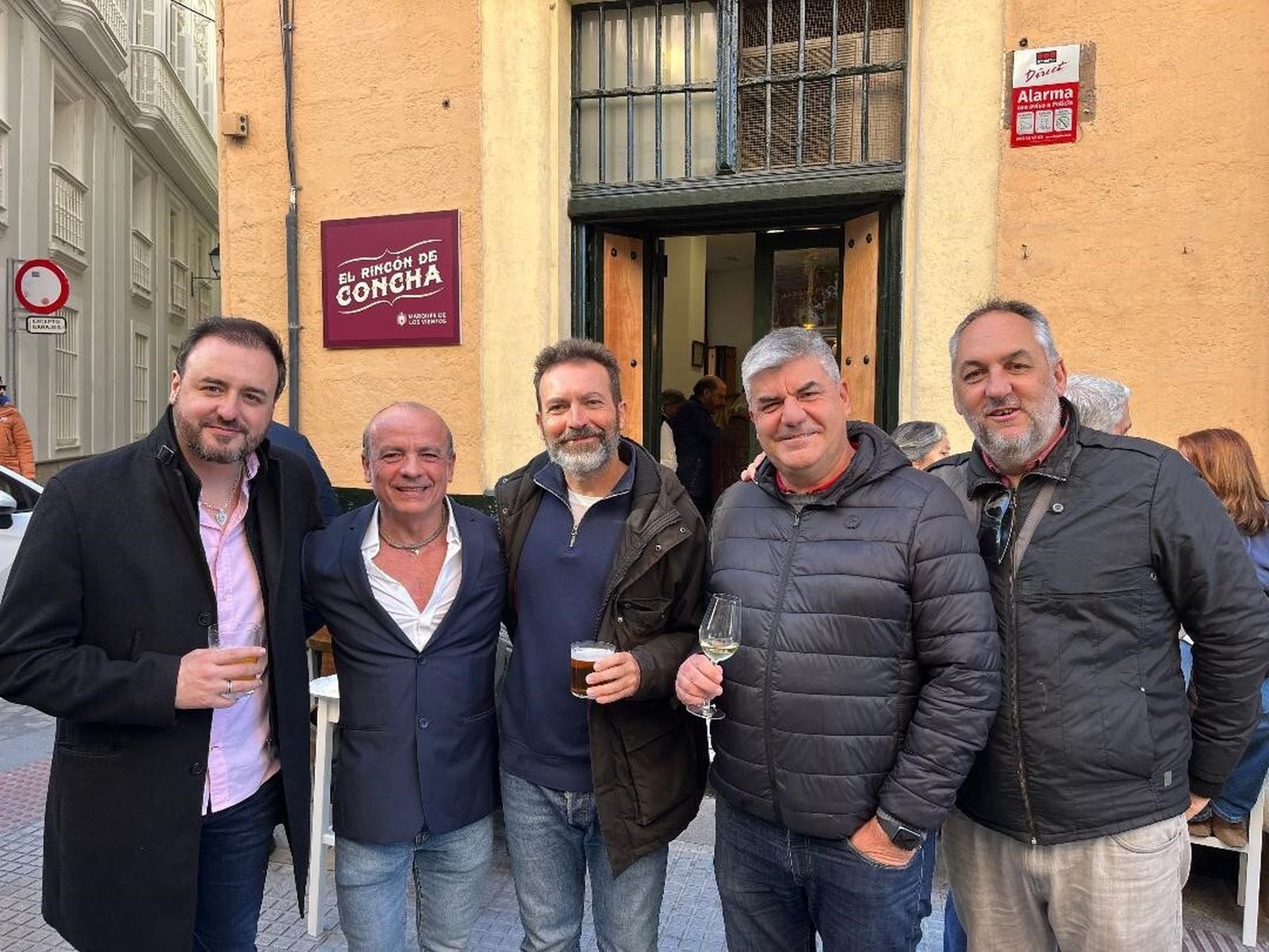 David Jiménez, Manuel Lampi, Pepe Martínez, José Montesinos y David Rey, durante la inaguración del local.
