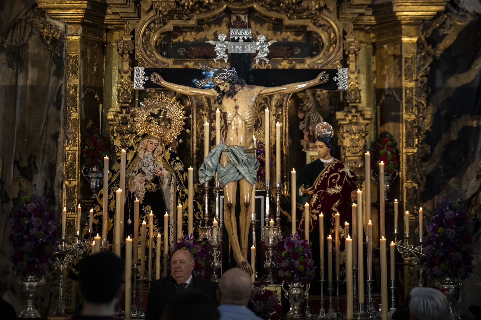Las imágenes de los besapiés y besamanos del tercer Domingo de Cuaresma en Jerez: veneraciones del centro a los barrios