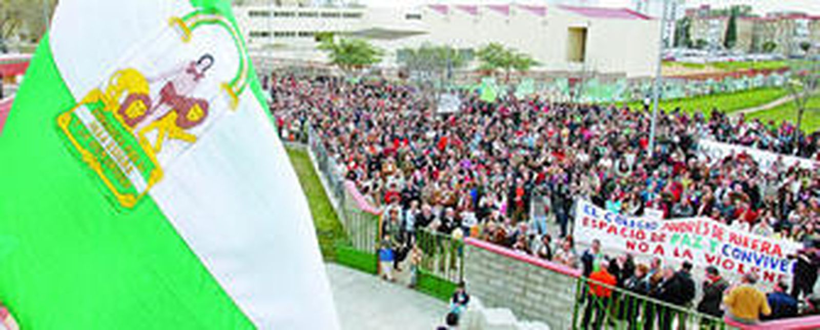 Concentración del pasado año en Jerez contra la agresión a un profesor de un centro de la localidad gaditana.