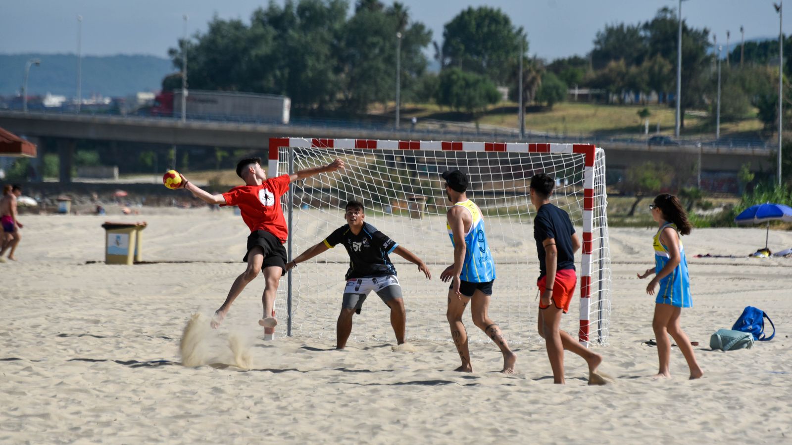 Las fotos de una tarde sol y playa en Algeciras
