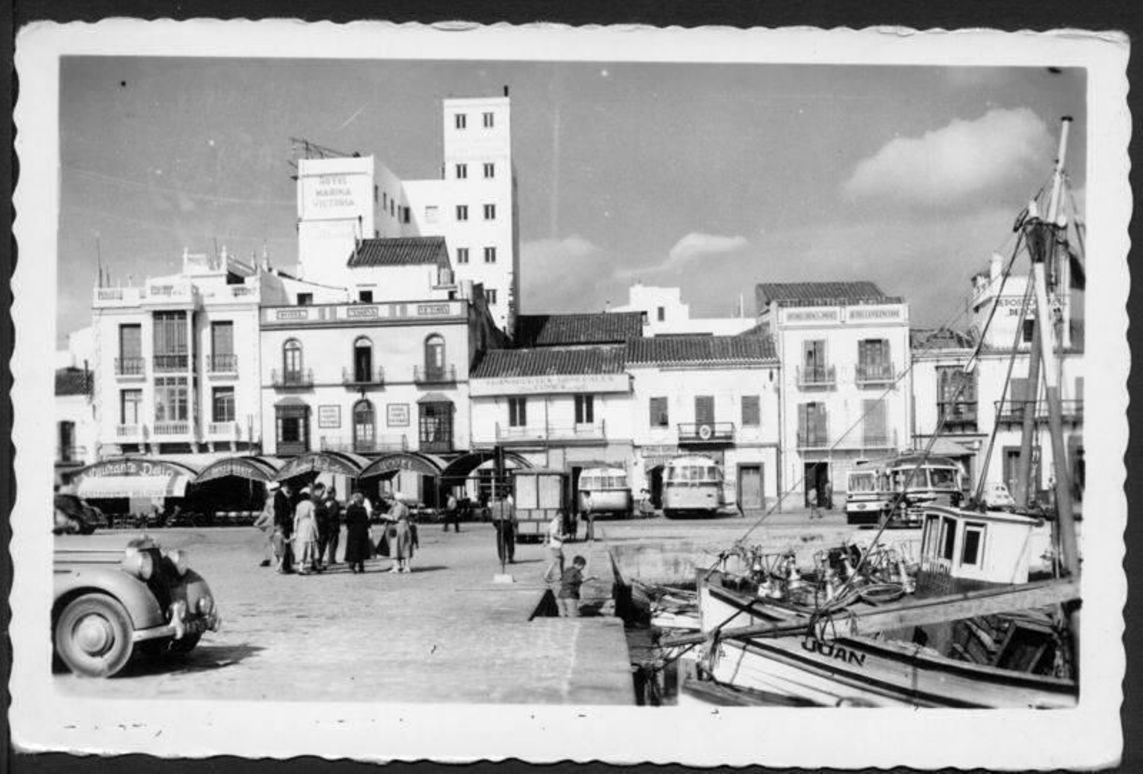 La Marina, hacia 1945.