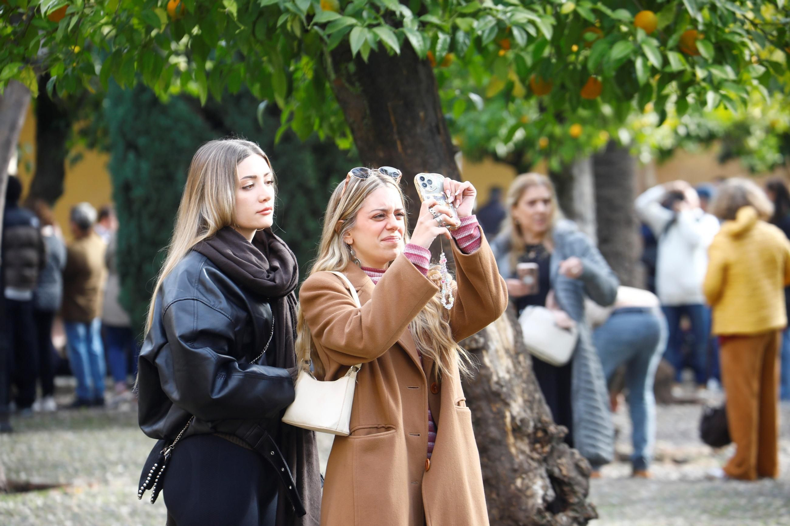 Los turistas 'toman' Córdoba en el puente de la Constitución