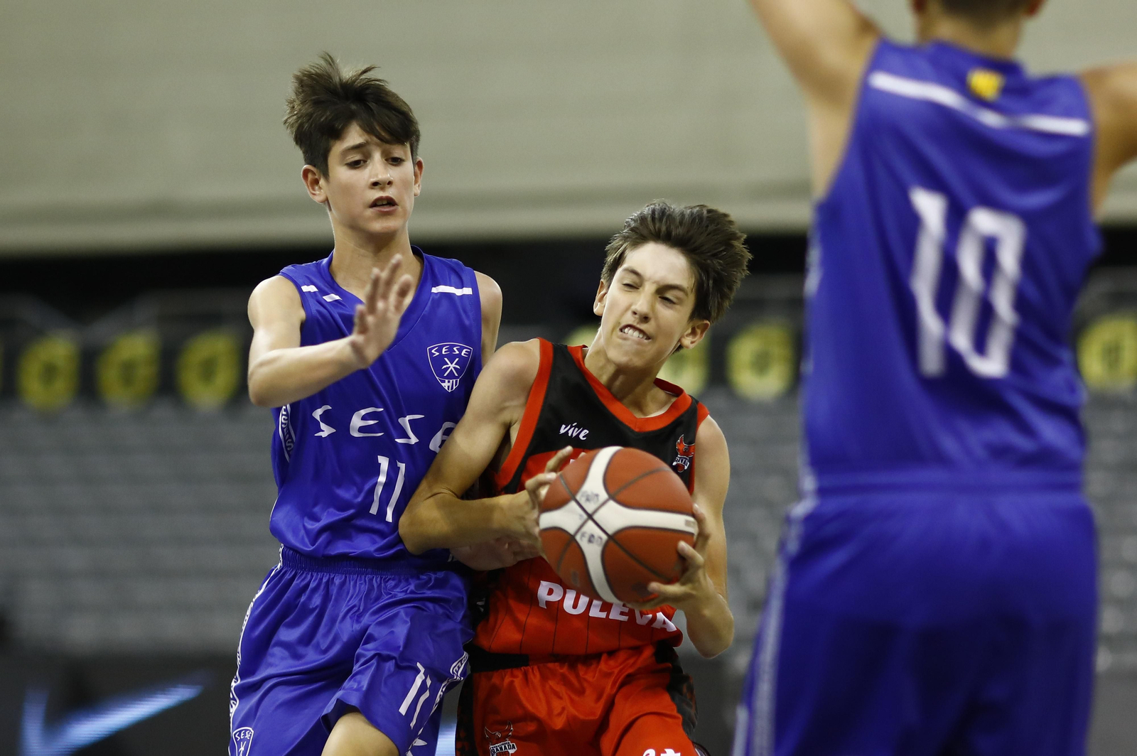 Encuéntrate en el partido del Fundación CB Granada de minibasket