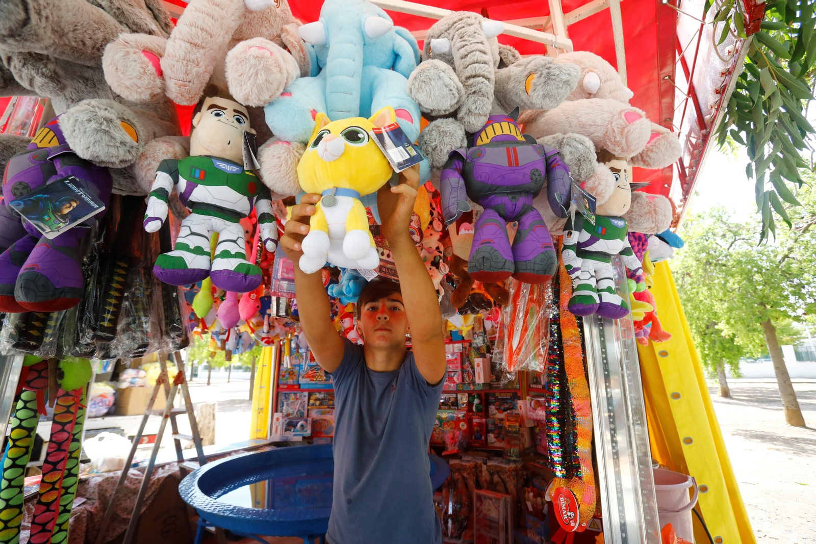 El montaje de la Velá de la Fuensanta, en imágenes