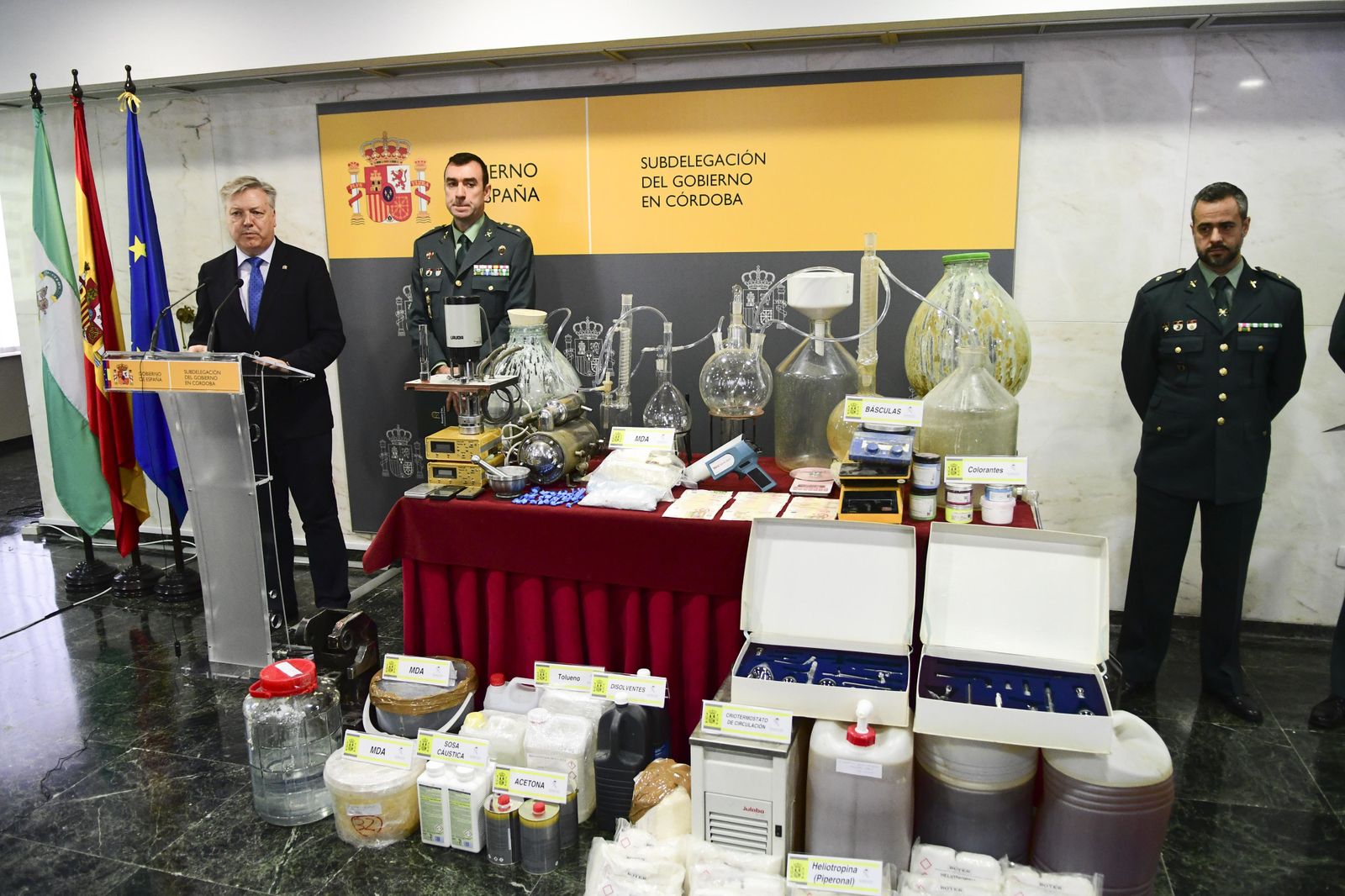 Juan José Primo Jurado, el teniente coronel Juan Carretero y el comandante Emilio Muñoz, jefe de Operaciones.