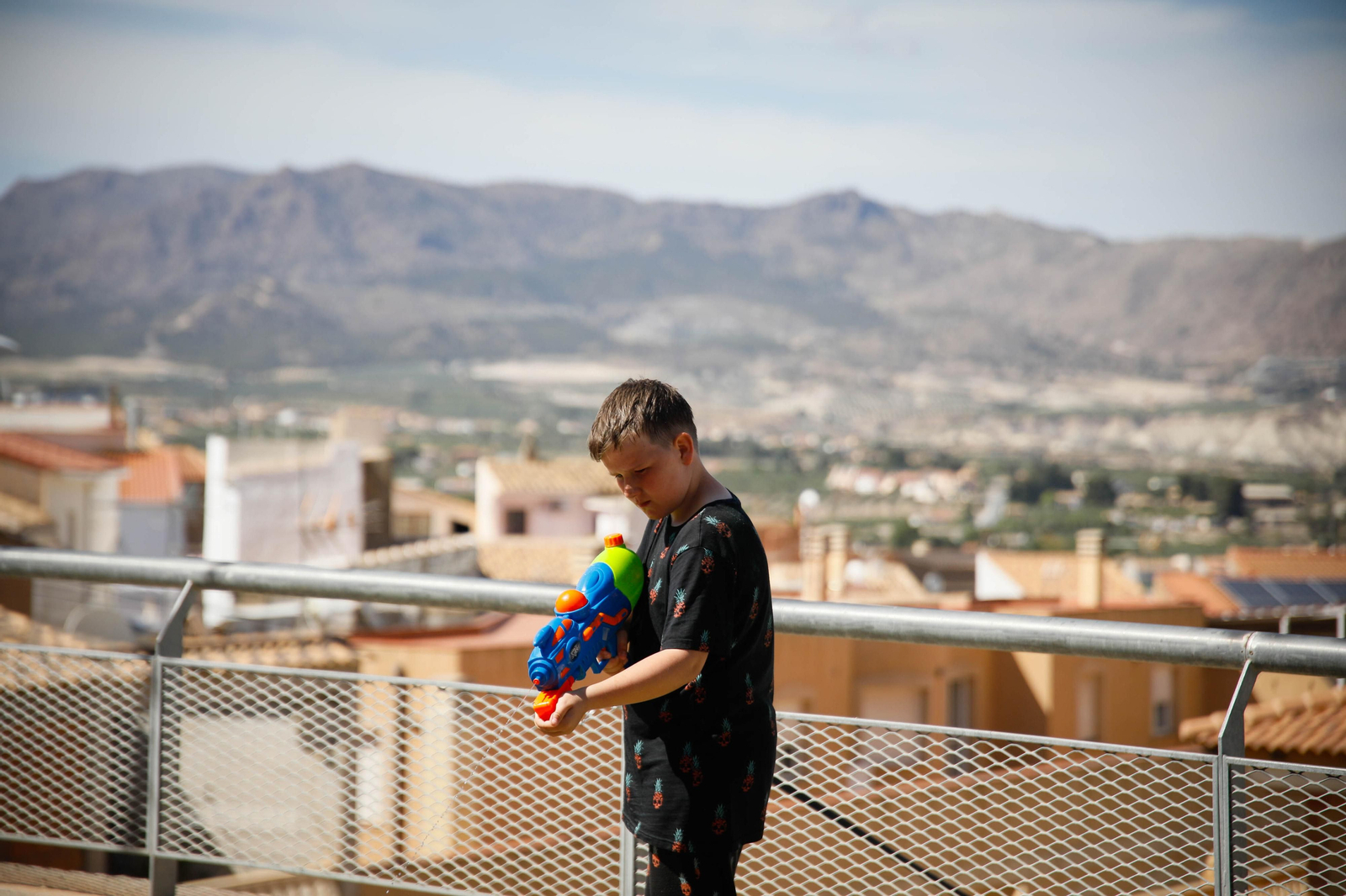 Así es la gran alfombra de serrín para que levite la Virgen de Fátima de Tíjola