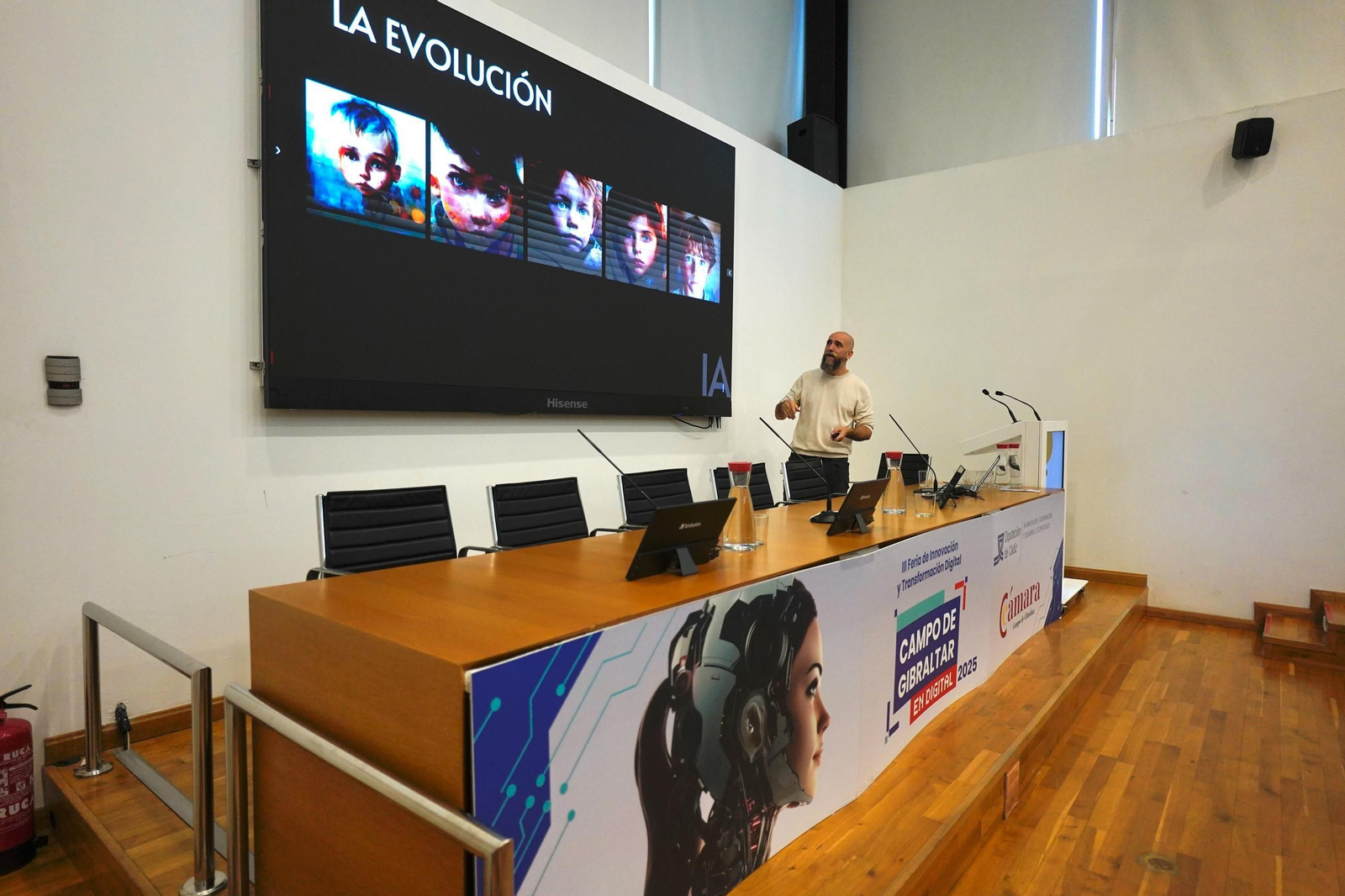 Fotos: Más de 200 profesionales se reúnen en la III Feria de Innovación Digital del Campo de Gibraltar