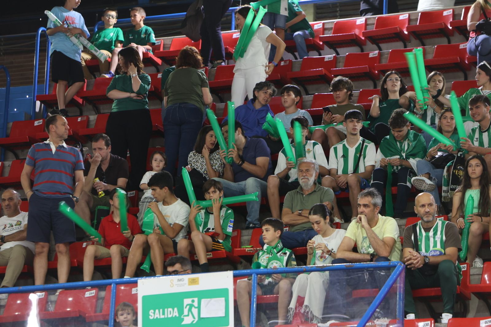 Búscate en el o Betis Granada de baloncesto