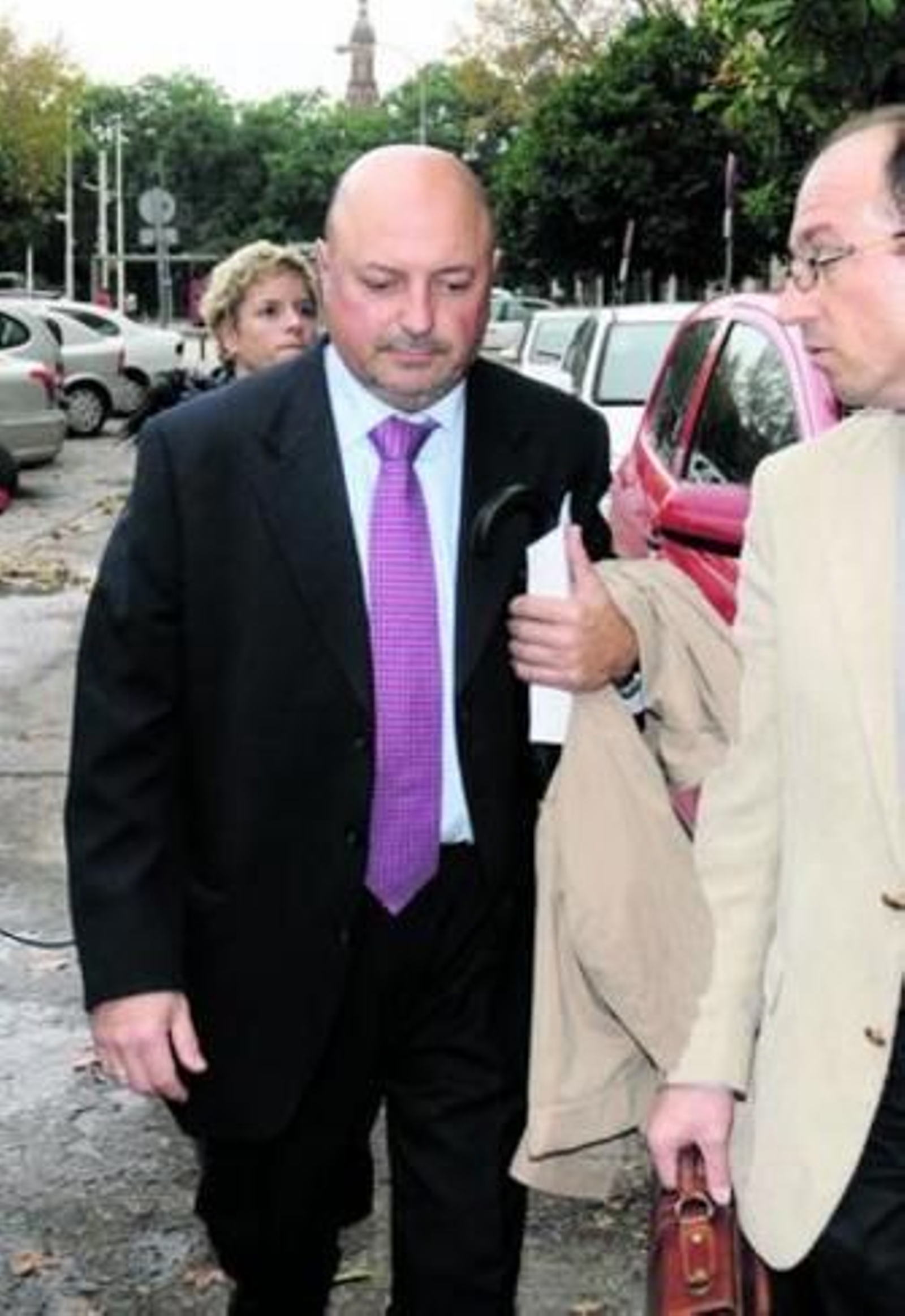 El PSOE pide dos años de cárcel para los ex directivos de Mercasevilla por estafa