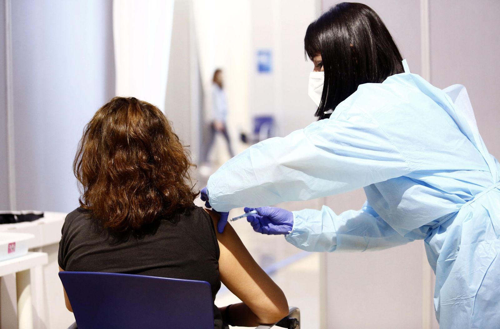 La vacunación del Palacio de Ferias de Málaga, en fotos