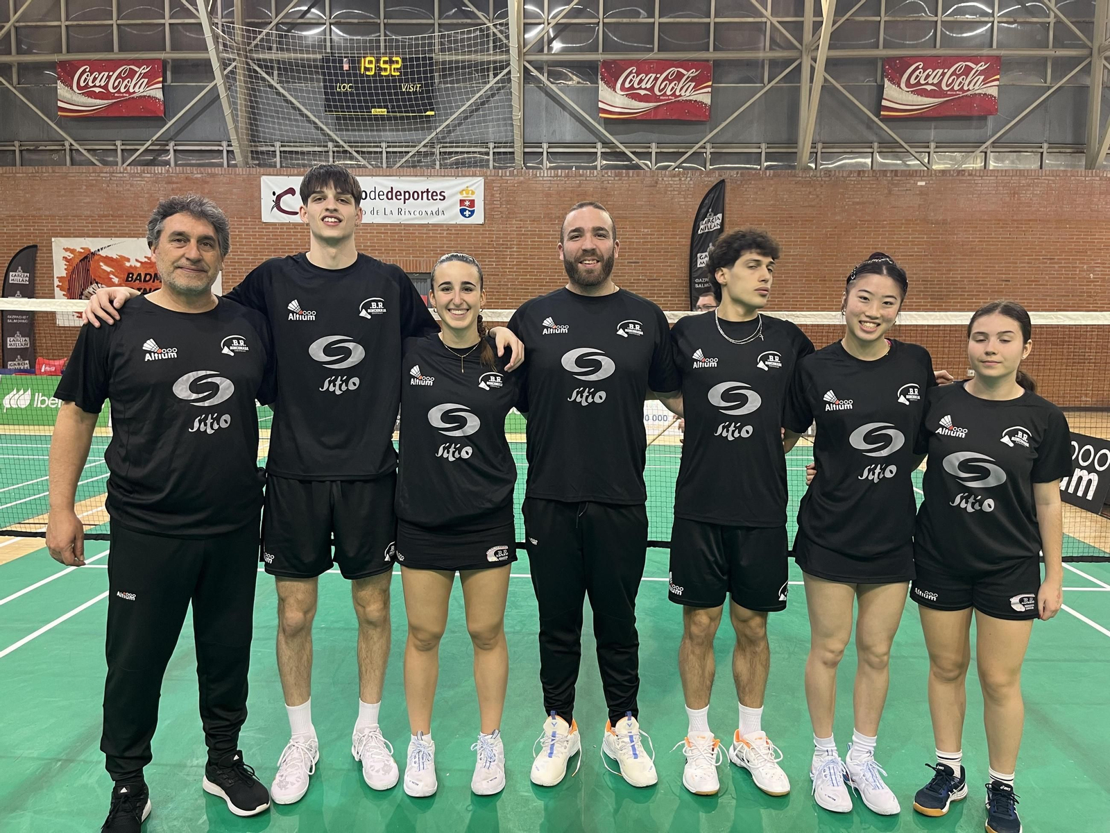 El equipo del Club Bádminton de la Rinconada, antes de viajar a Cartagena para disputar las semifinales