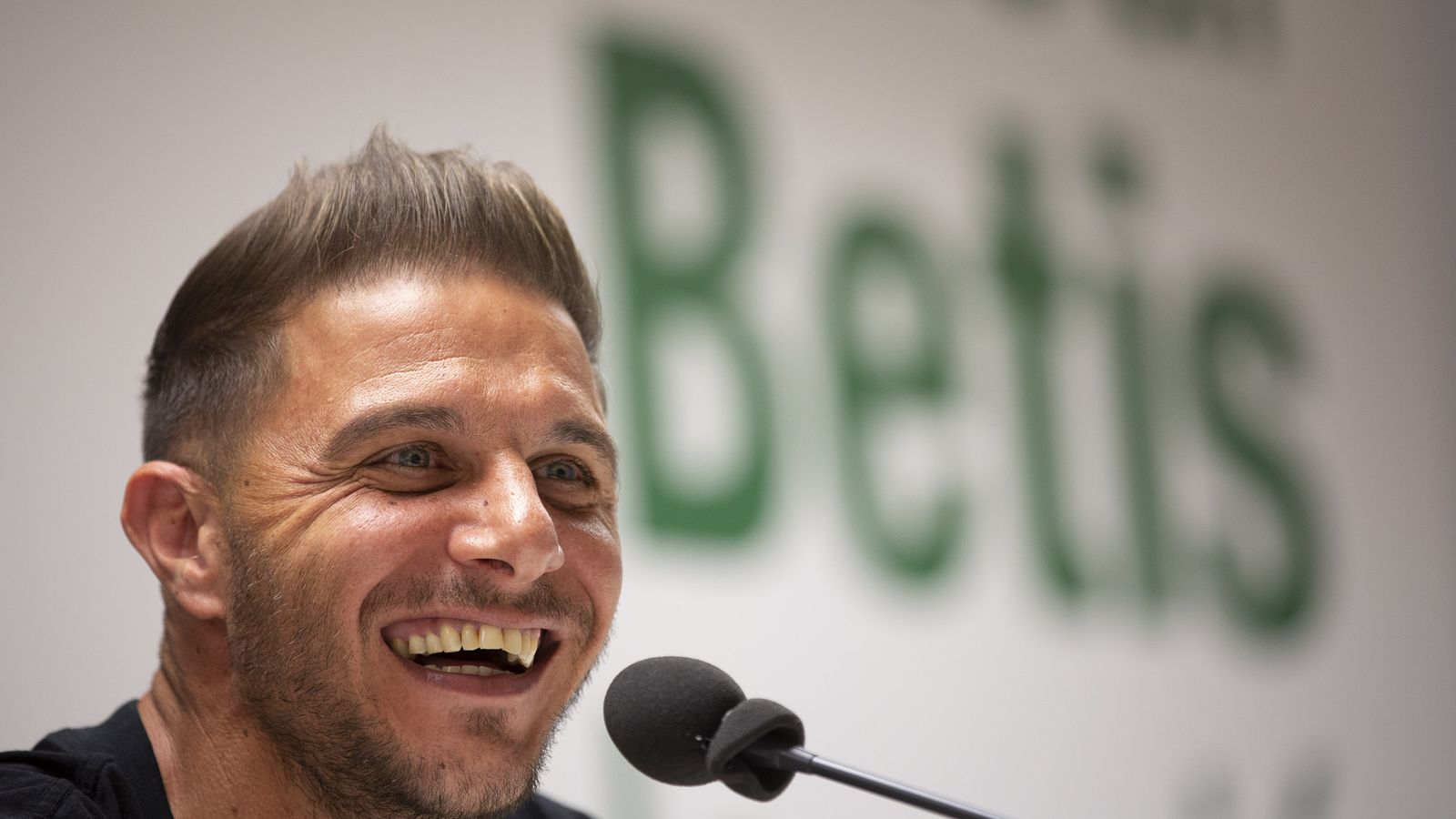 Joaquín sonríe en un momento de su intervención.