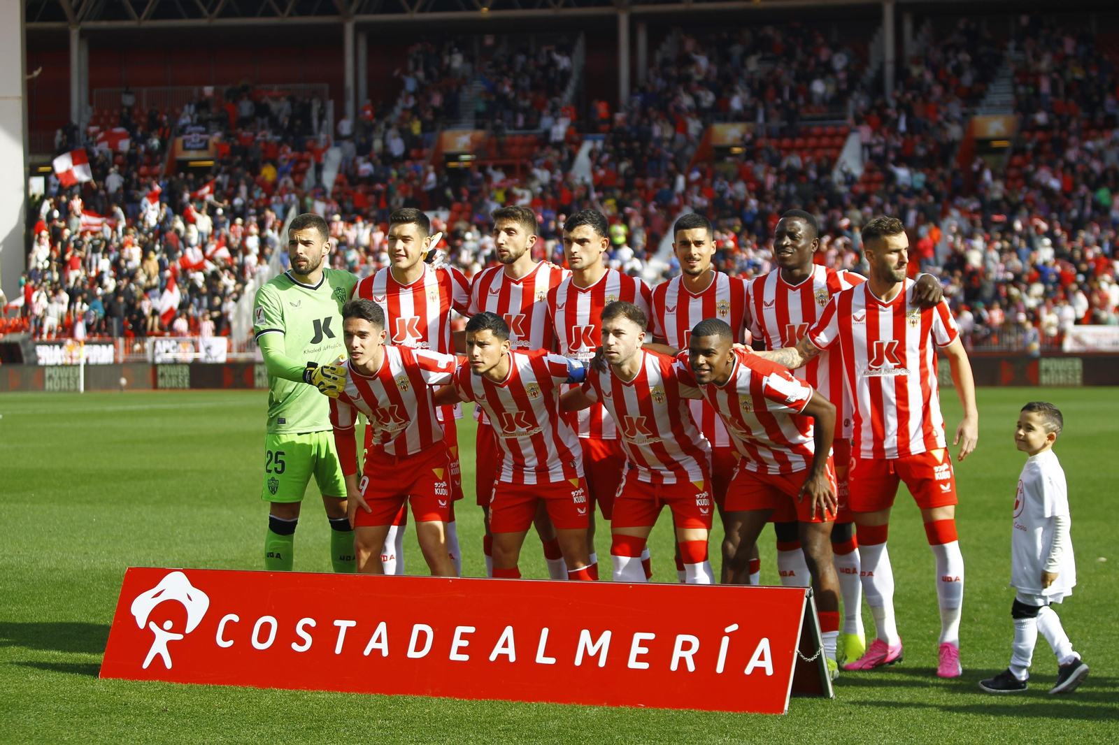 Las mejores imágenes del partido de fútbol U.D. Almería-Girona F.C.