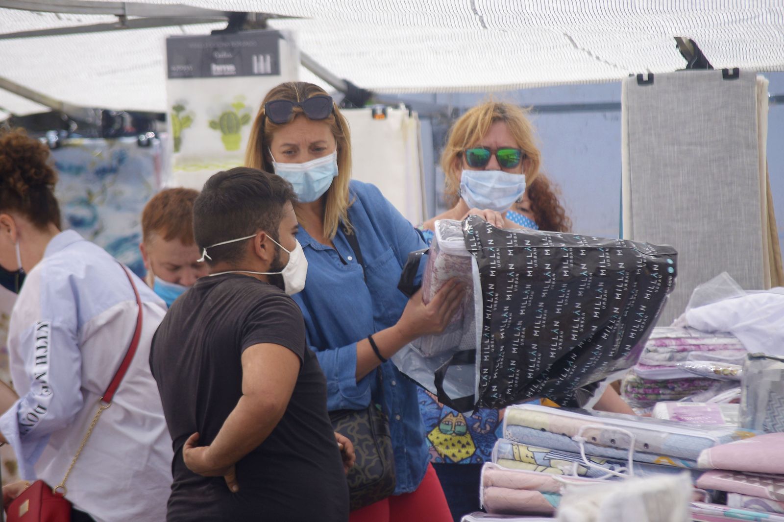 Fotos de la reapertura del Mercadillo de Algeciras