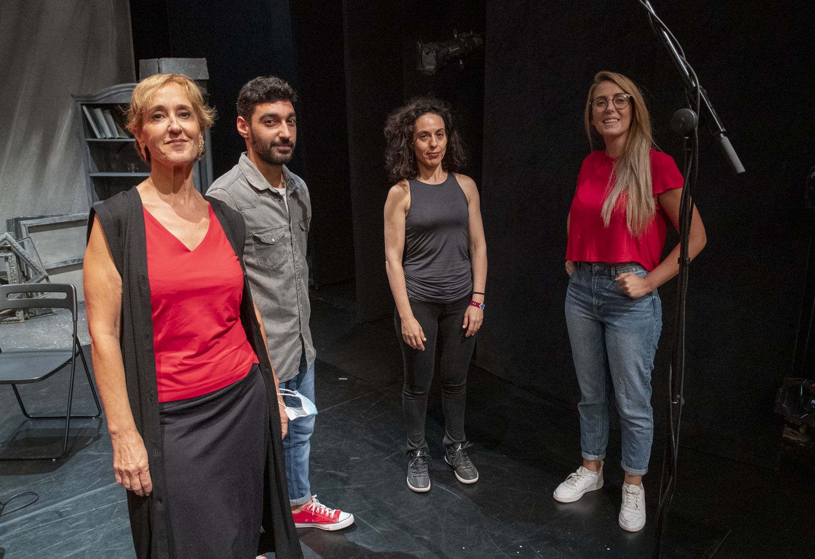 Los actores de 'Saturno' durante la grabación en Madrid.