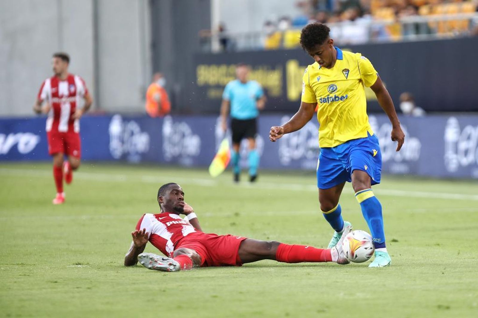 Las imágenes del Cádiz-Atlético del Trofeo Carranza.