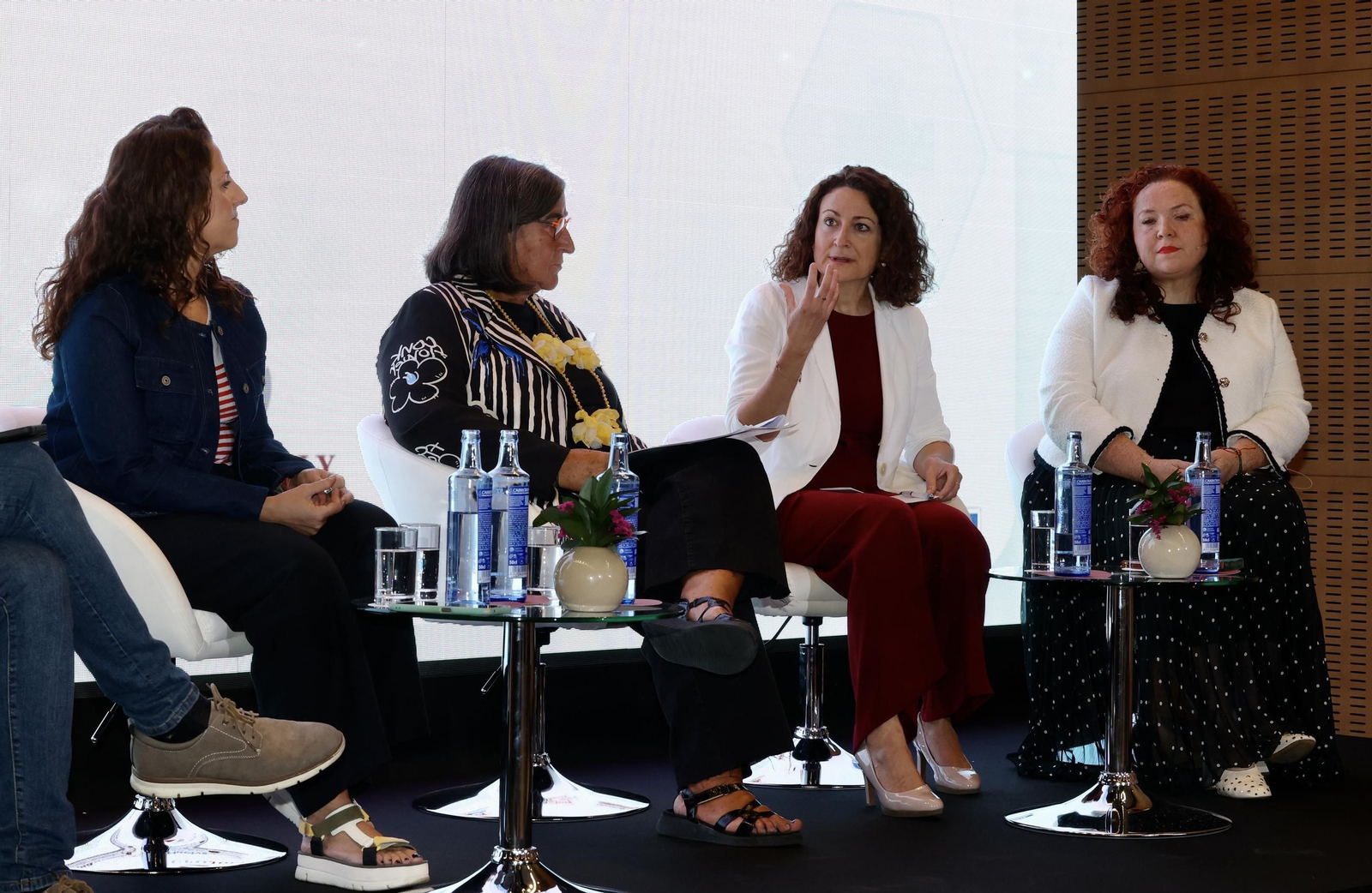 Mujeres liderando nuevos retos en las estrategias para el progreso en la salud