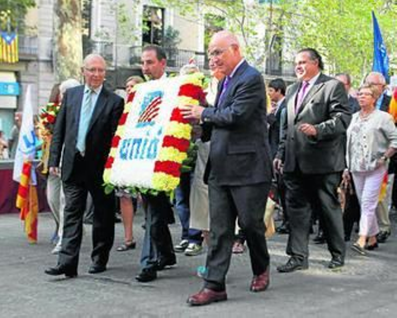 Duran y otros miembros de Unió, el pasado 11 de septiembre, en la ofrenda floral a Casanova.