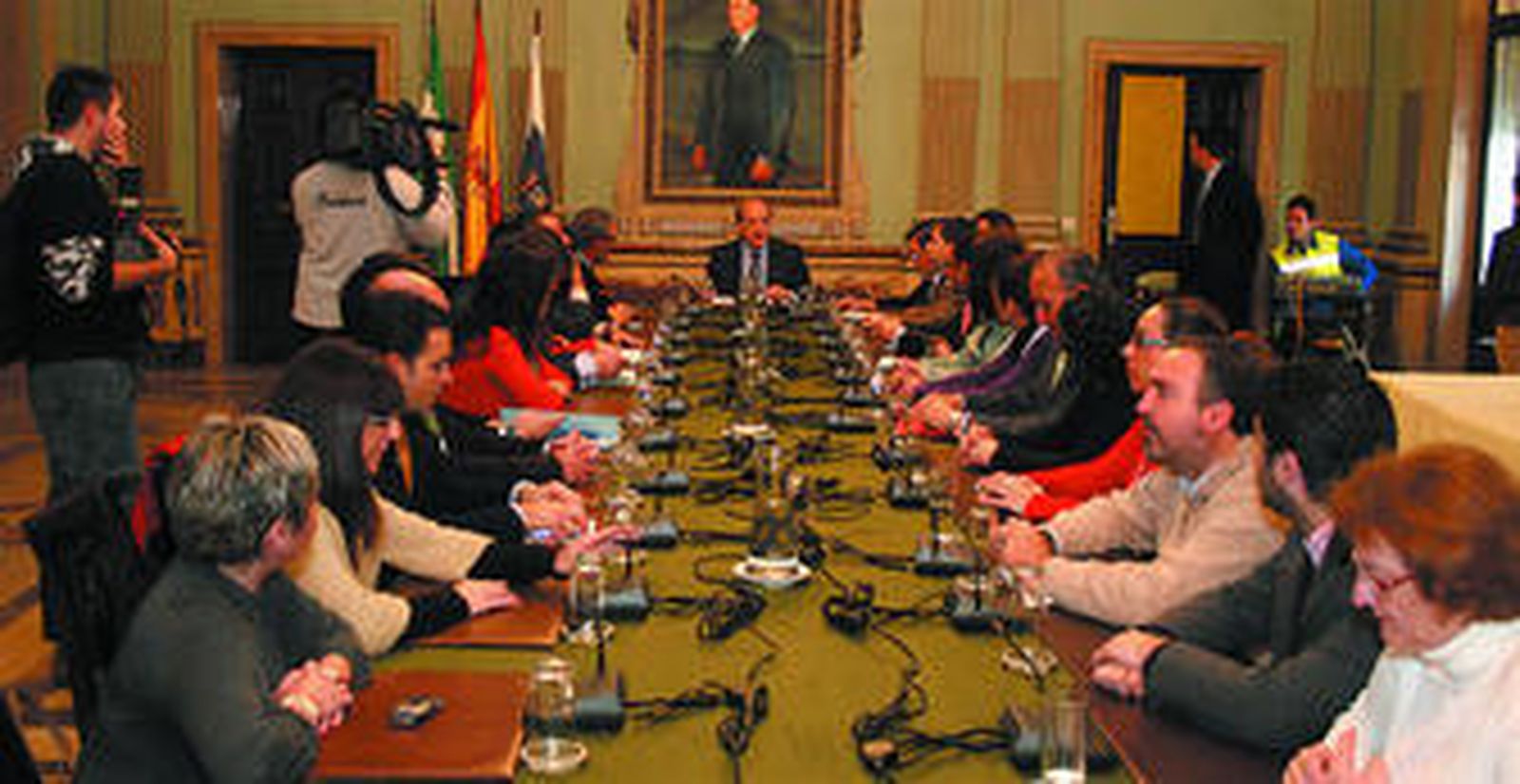 Ayer se celebró en el Ayuntamiento un Pleno extraordinario sobre las distinciones del Día de Huelva.