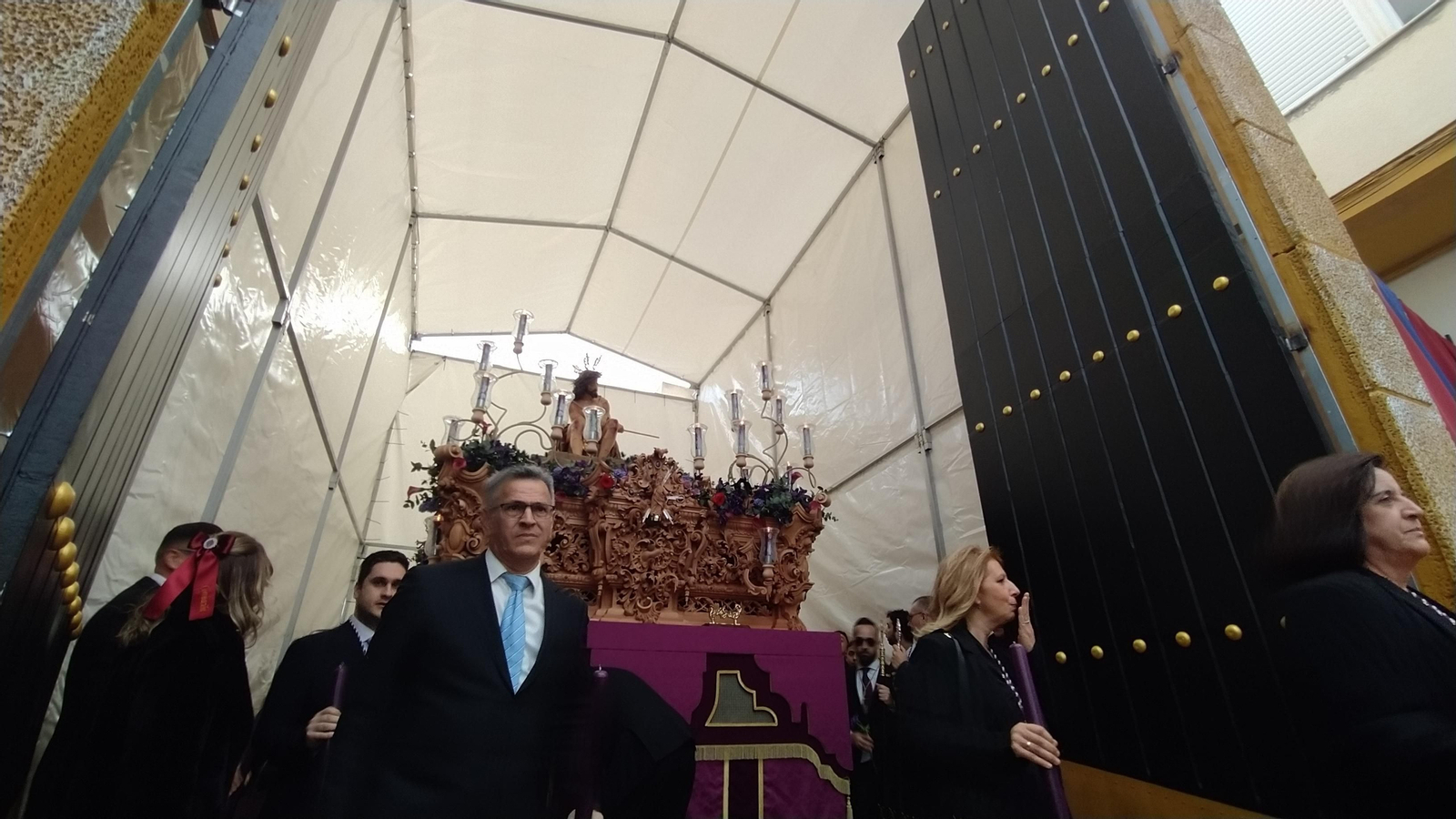 Las imágenes de la salida de la Coronación de Espinas en San Fernando