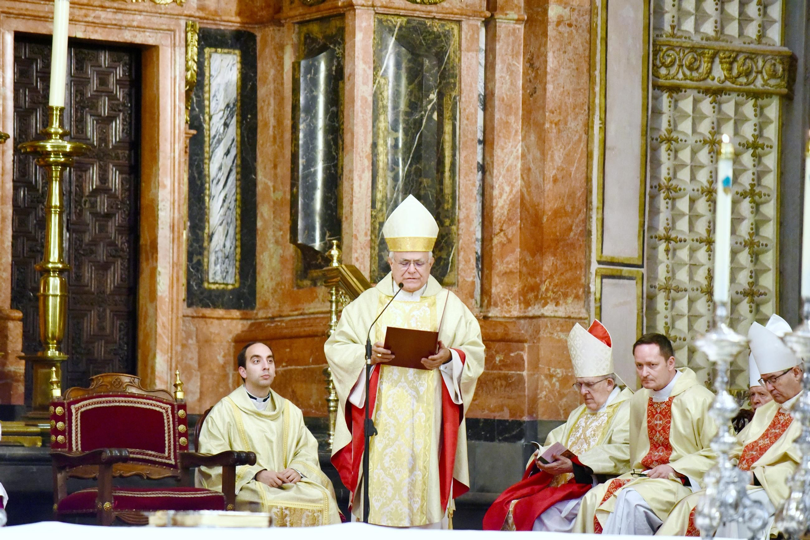 La toma de posesión del nuevo obispo de Córdoba, Jesús Fernández, en imágenes