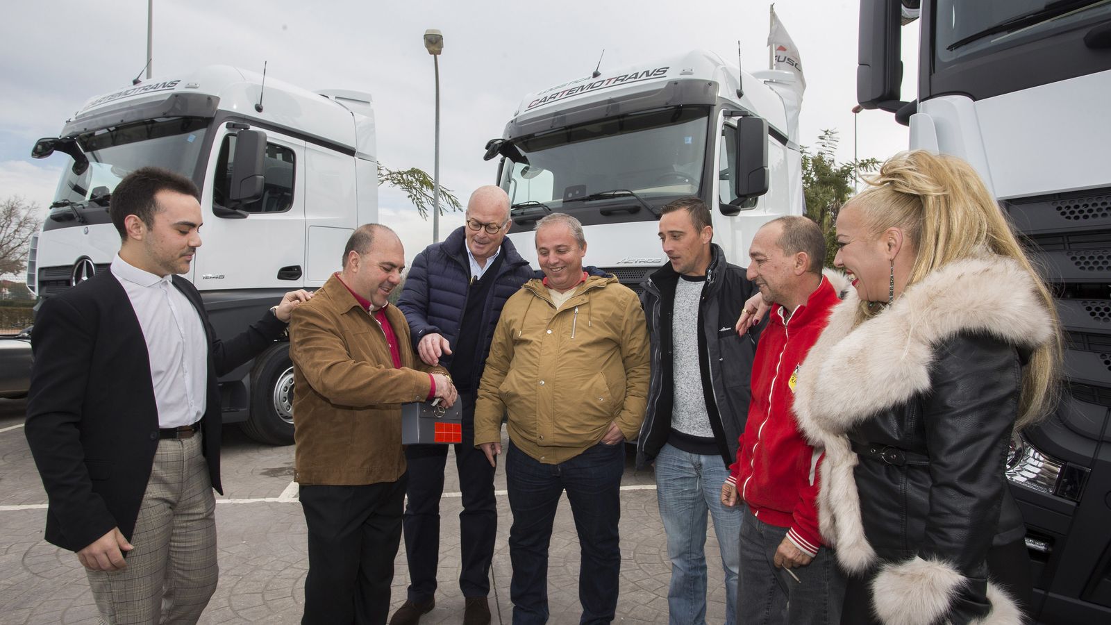 Momento de la entrega en Adarsa Sur con Francisco Cartes, Pedro Santiago, Fernando Cantos y Fernando Lago.