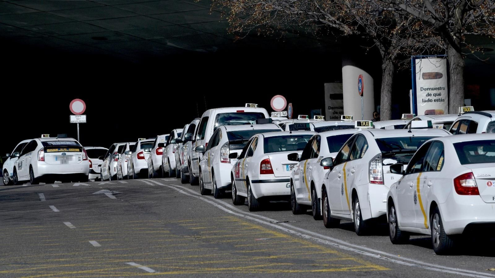 Taxistas en Santa Justa.