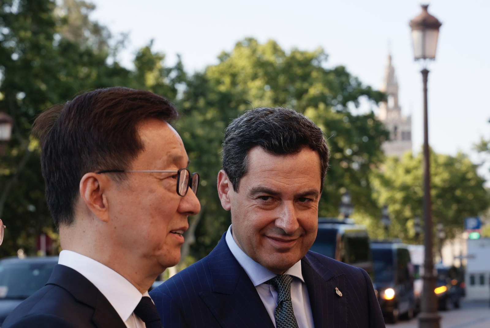 Las mejores fotos de la visita del vicepresidente chino Han Zheng a Sevilla para reunirse con Juanma Moreno