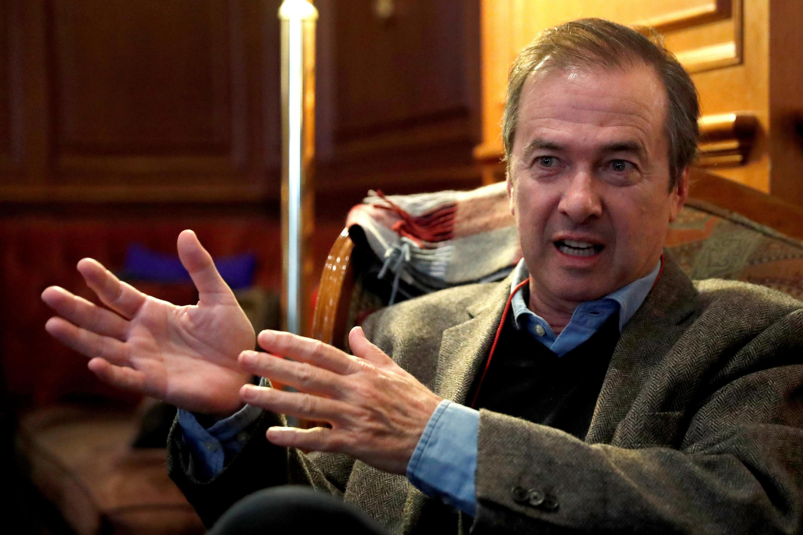 El escritor Javier Moro, durante la entrevista.