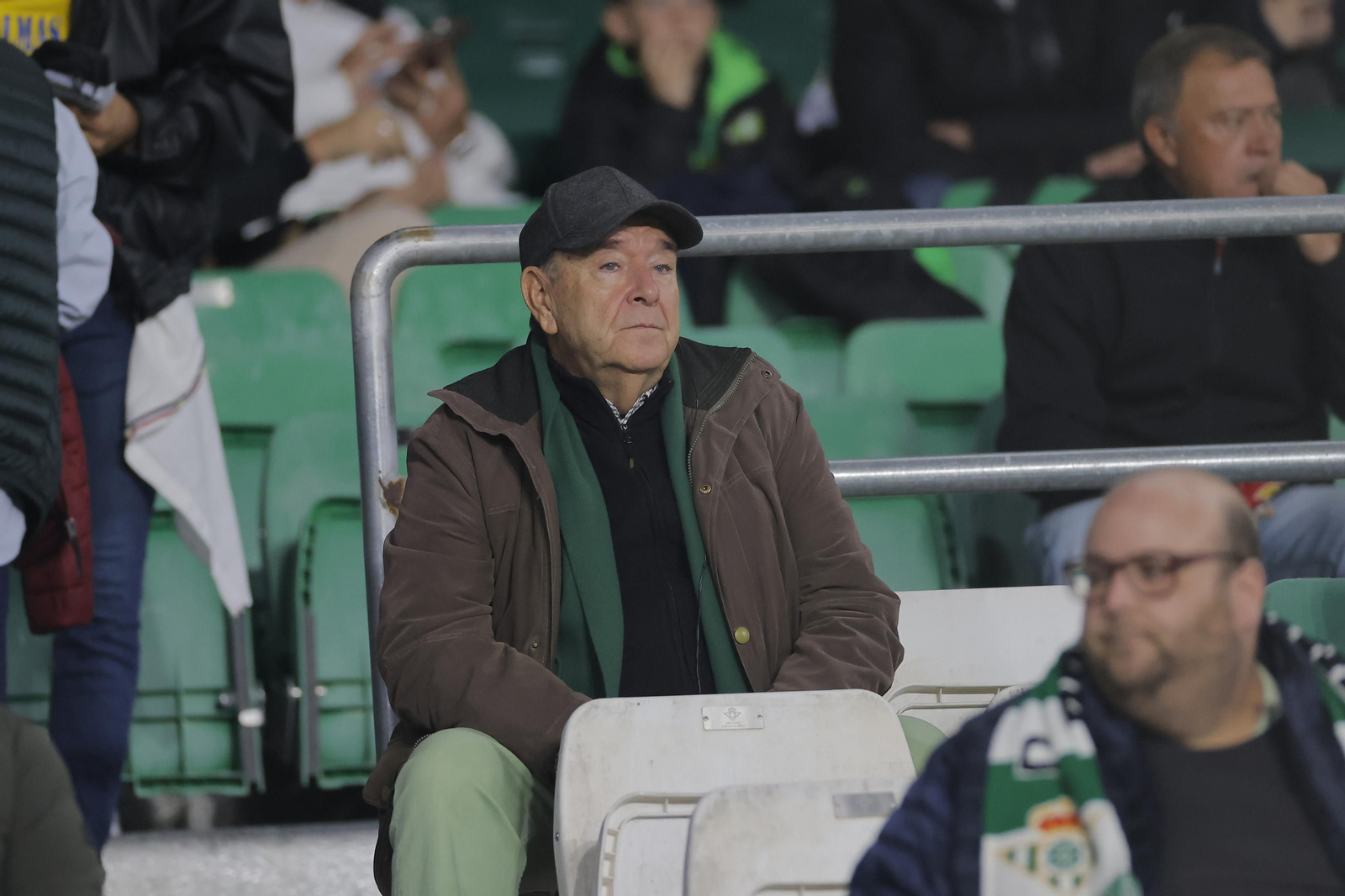 Búscate en las fotos del Betis-Las Palmas