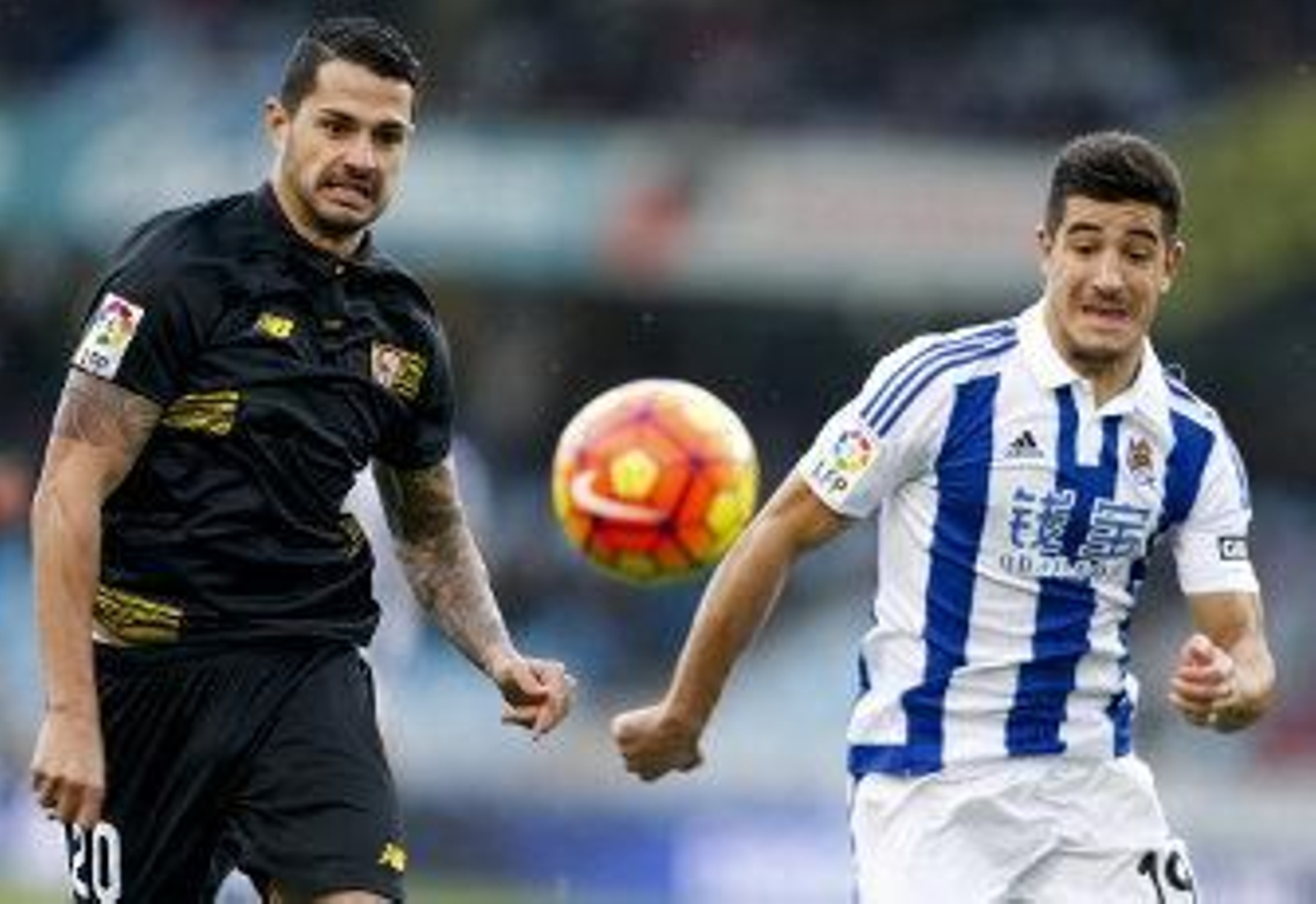 Vitolo corre a por una pelota. / EFE