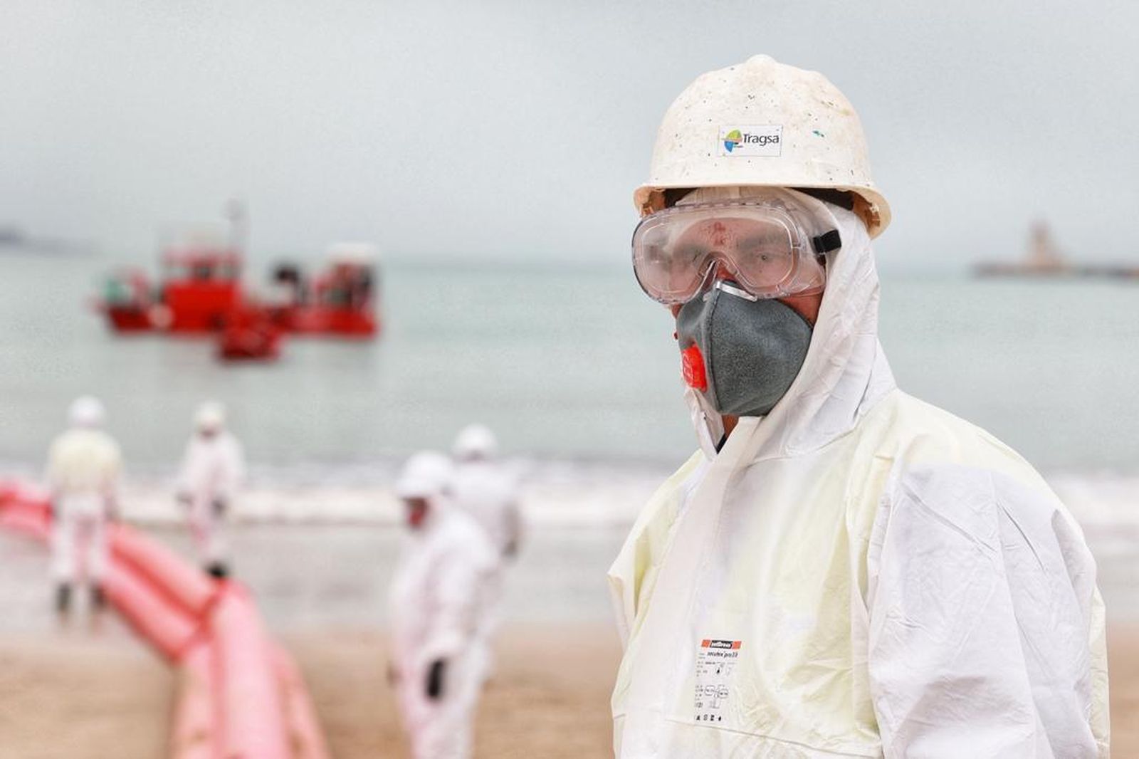 Uno de los operarios que han participado este miércoles en el simulacro.