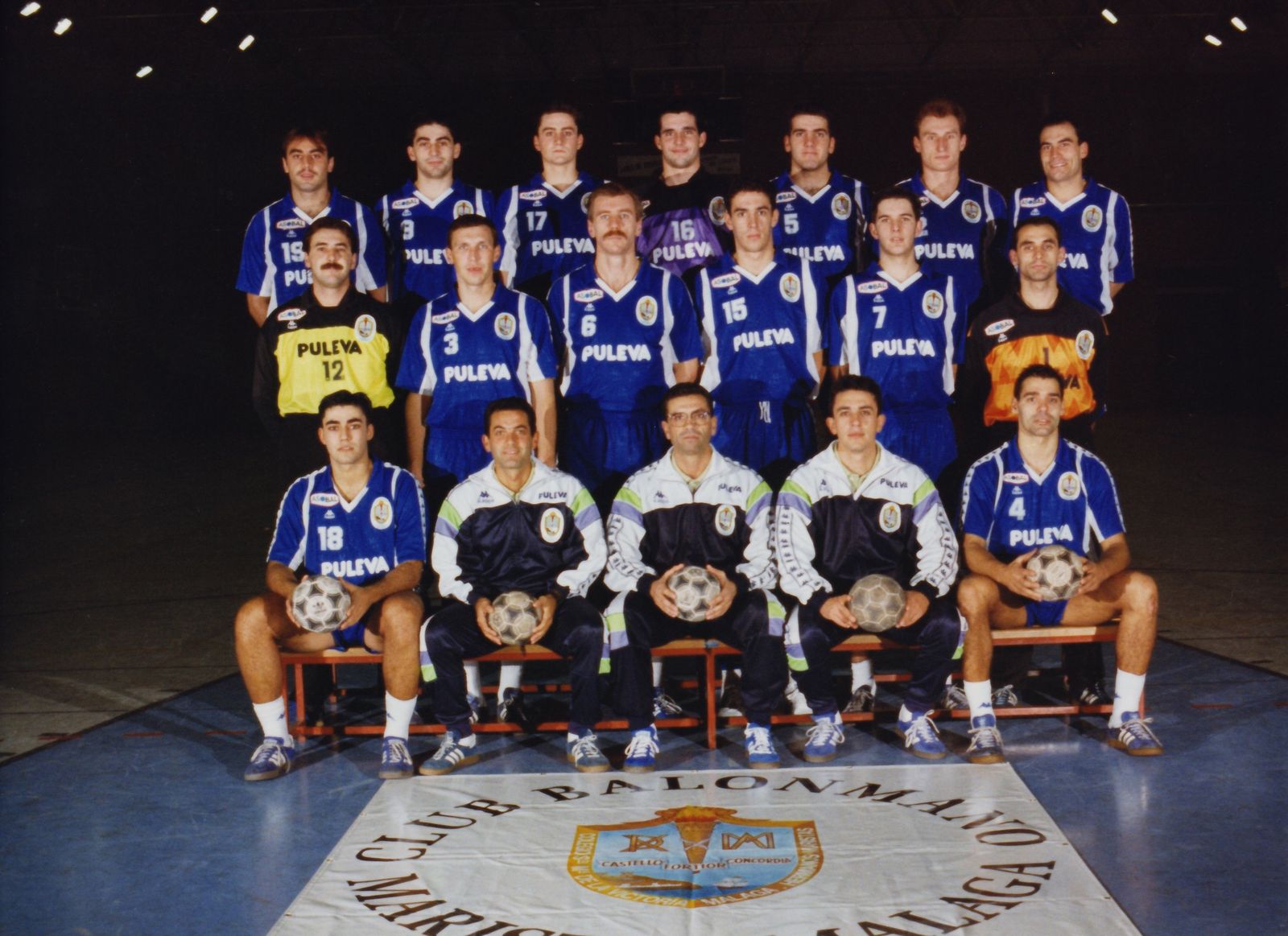 Plantilla del Puleva Maristas en la temporada 1992/1993.