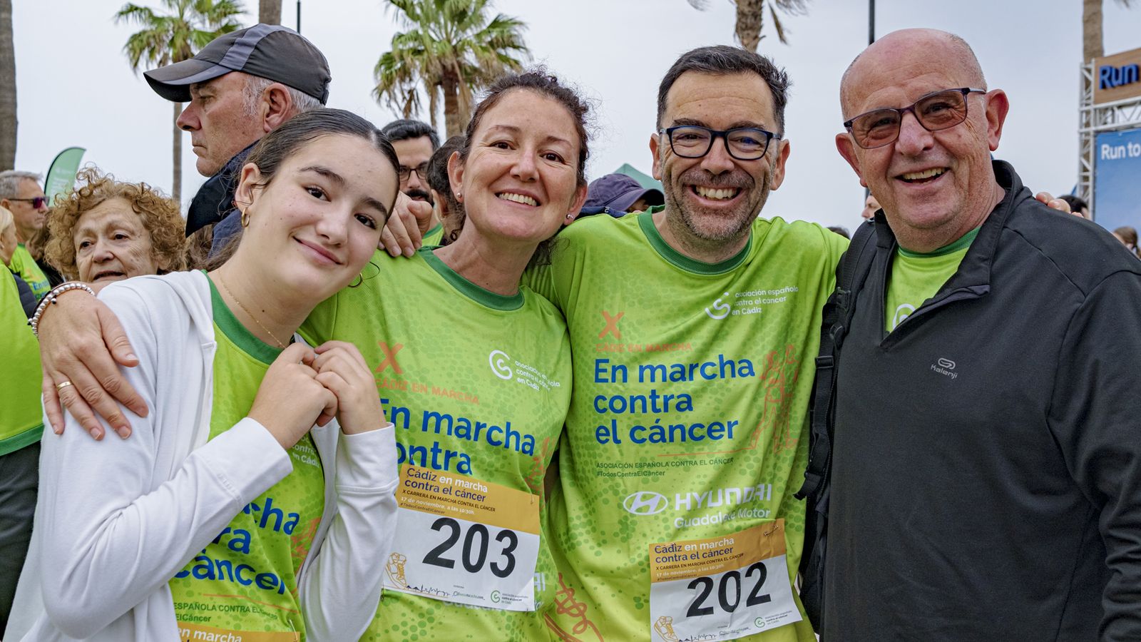 Búscate entre las fotos de la X carrera Cádiz en marcha contra el cáncer
