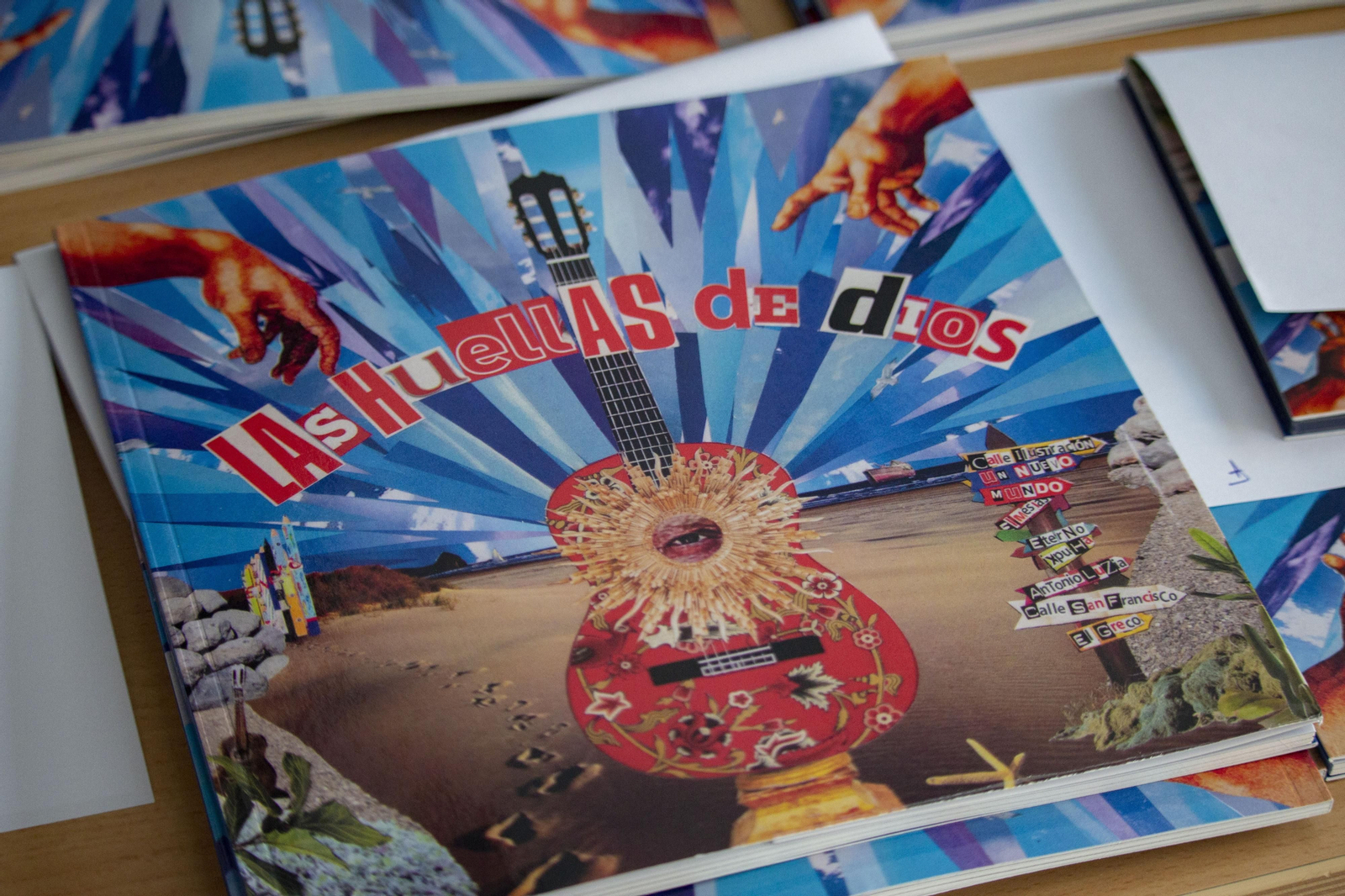 Fotos de la presentación del disco "Las Huellas de Dios" de José Carlos Gómez en la UCA