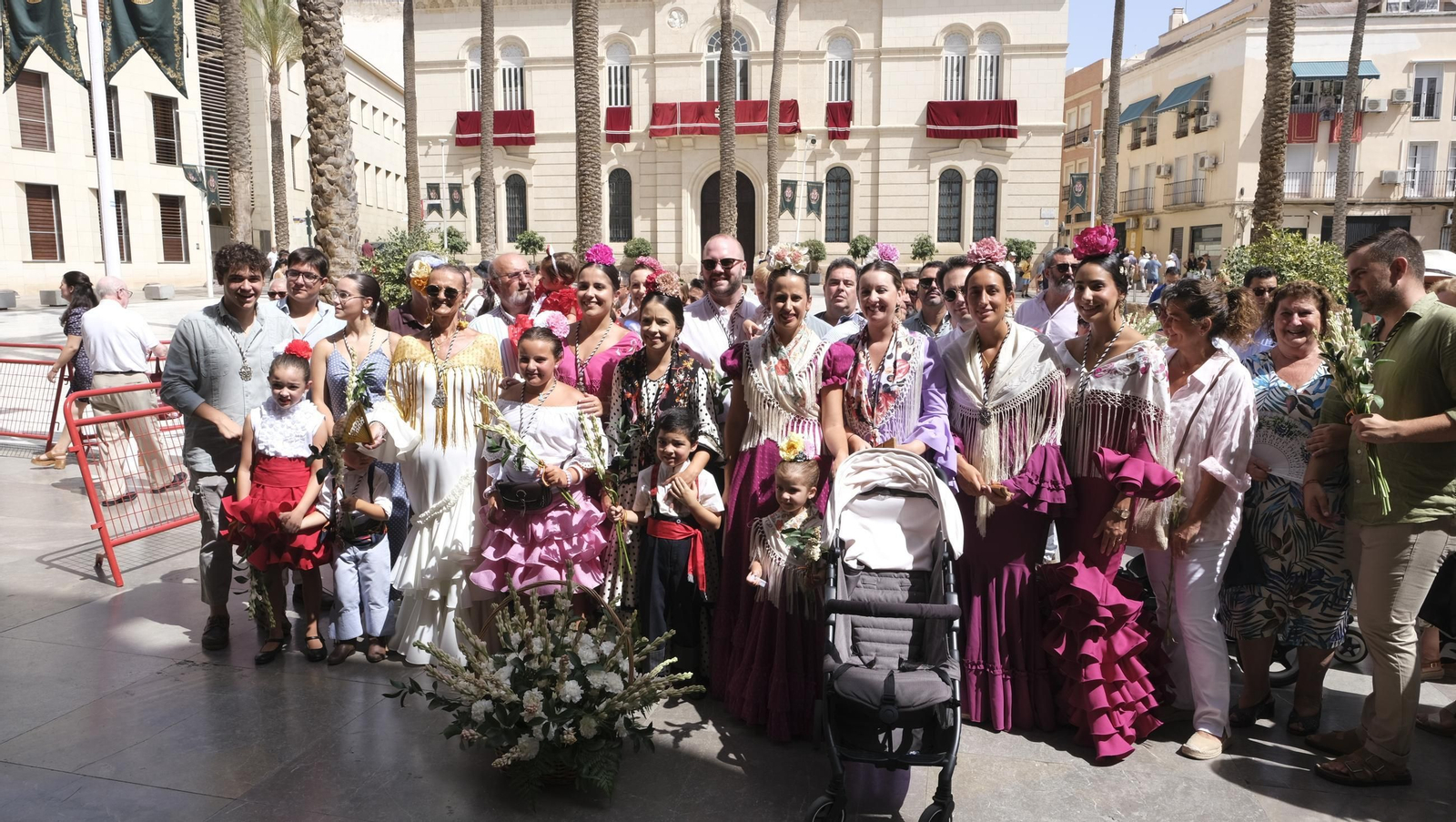 Ofrenda floral a la Virgen del Mar en la Feria de Almería 2024, en imágenes