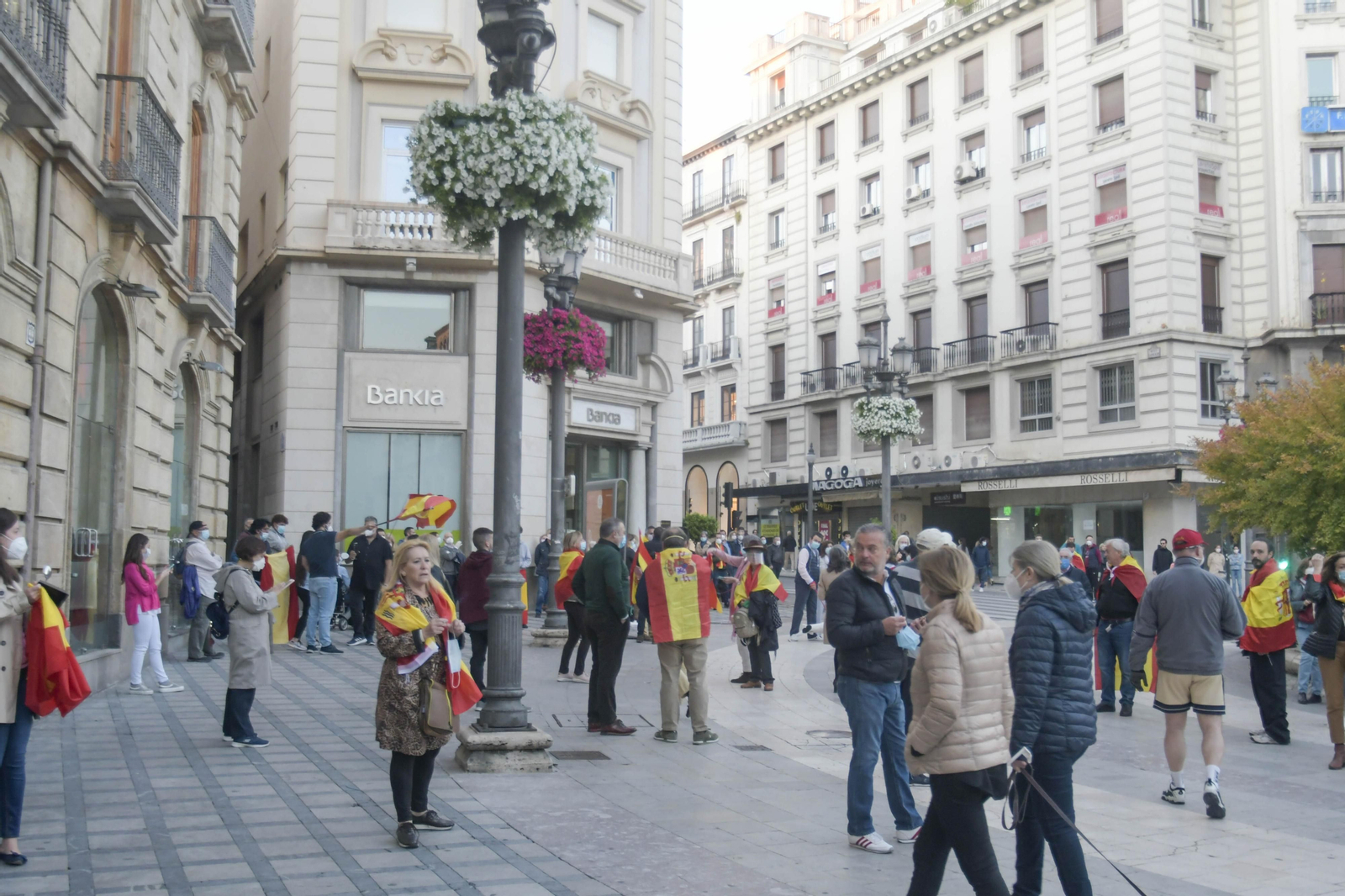 Fotos de la manifestación en Puerta Real al grito de "Gobierno dimisión"