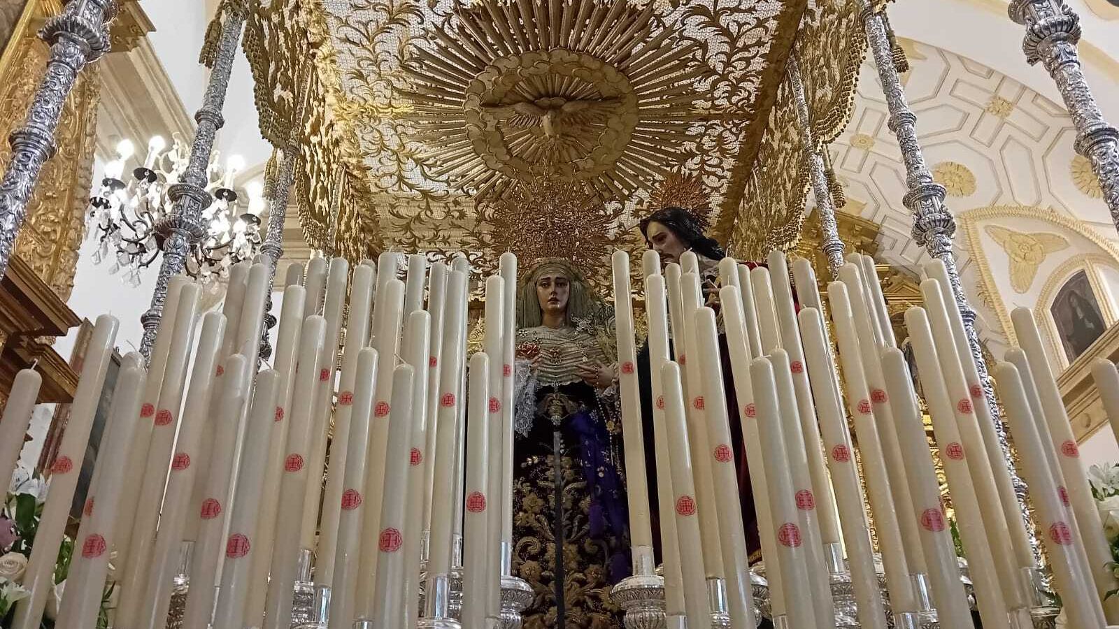 La Virgen de los Dolores y San Juan Evangelista.