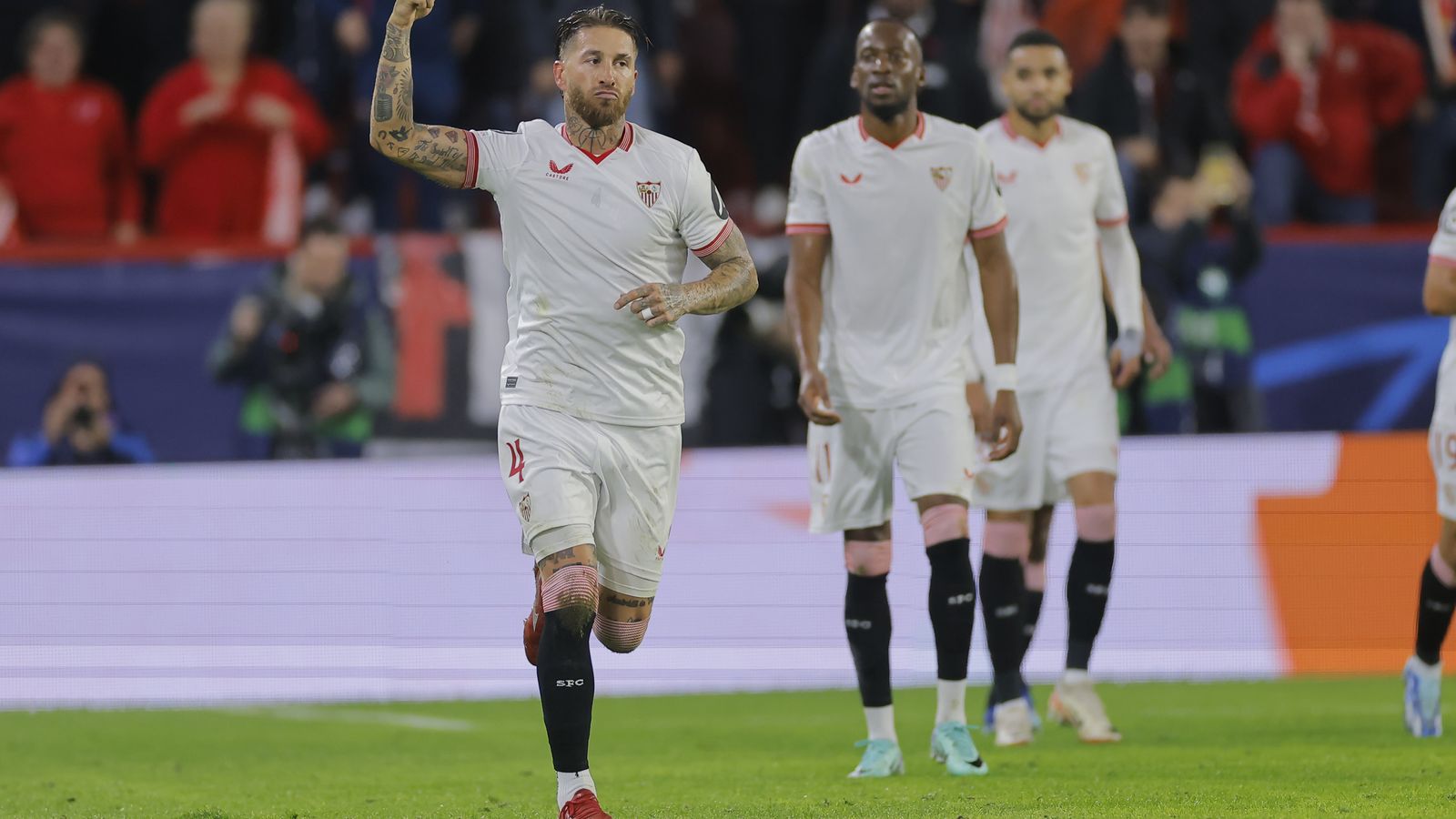 Sergio Ramos celebra su gol ante el PSV en Champions