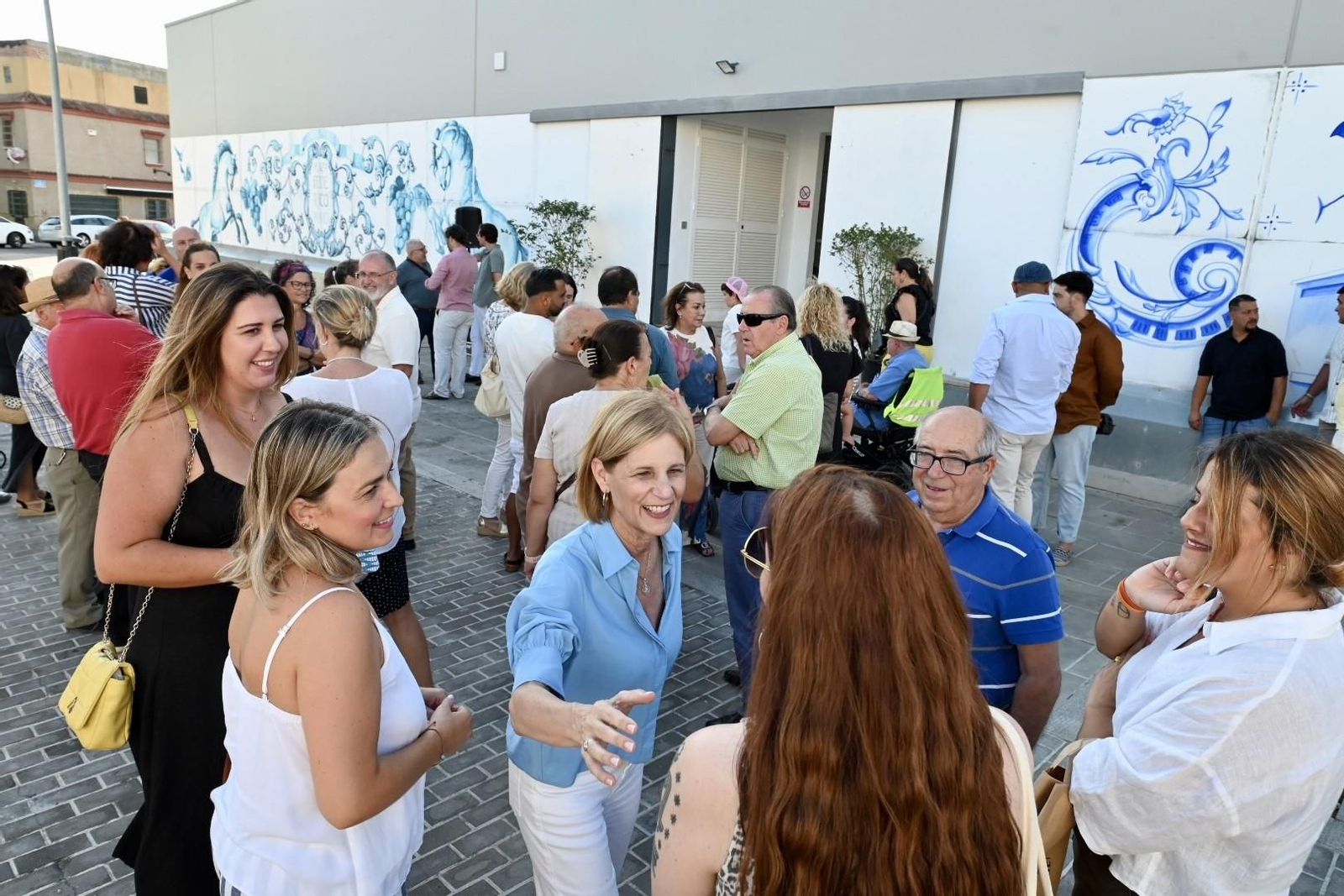Inauguración del mural del mercado de Federico Mayo.