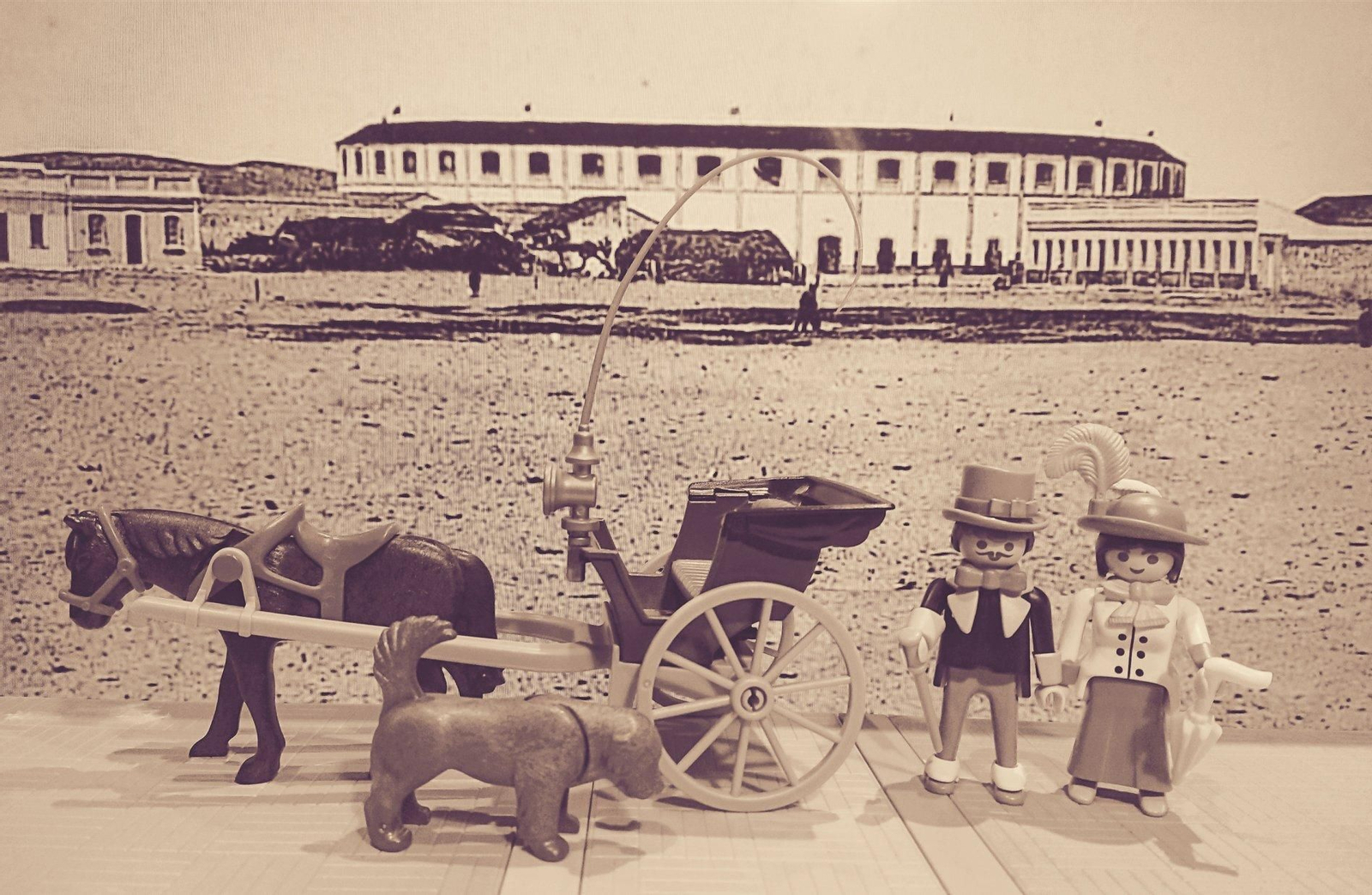 La historia de La Línea, a través de figuras de Playmobil