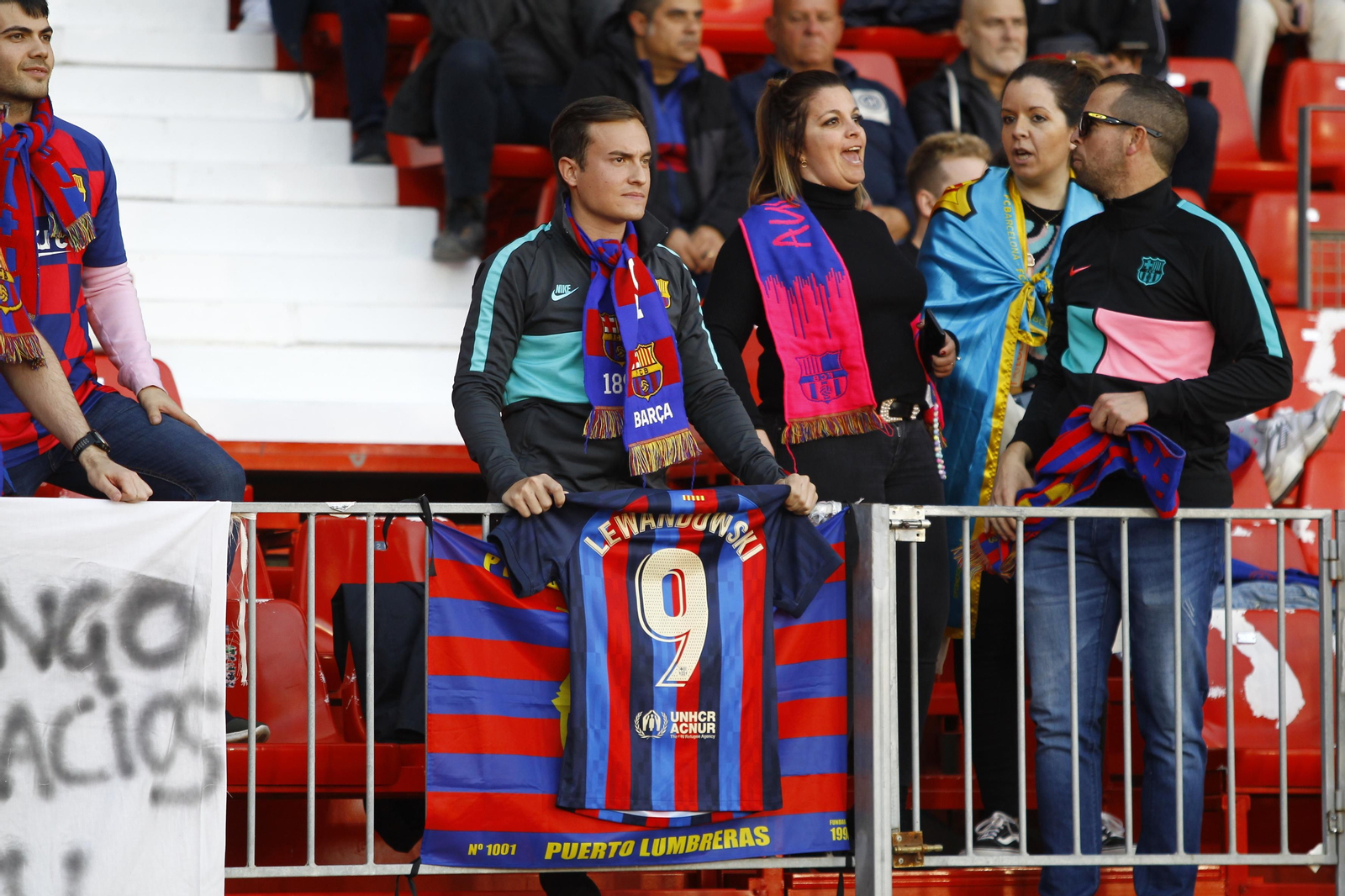 Imágenes de la victoria de la U.D. Almería ante el F.C. Barcelona