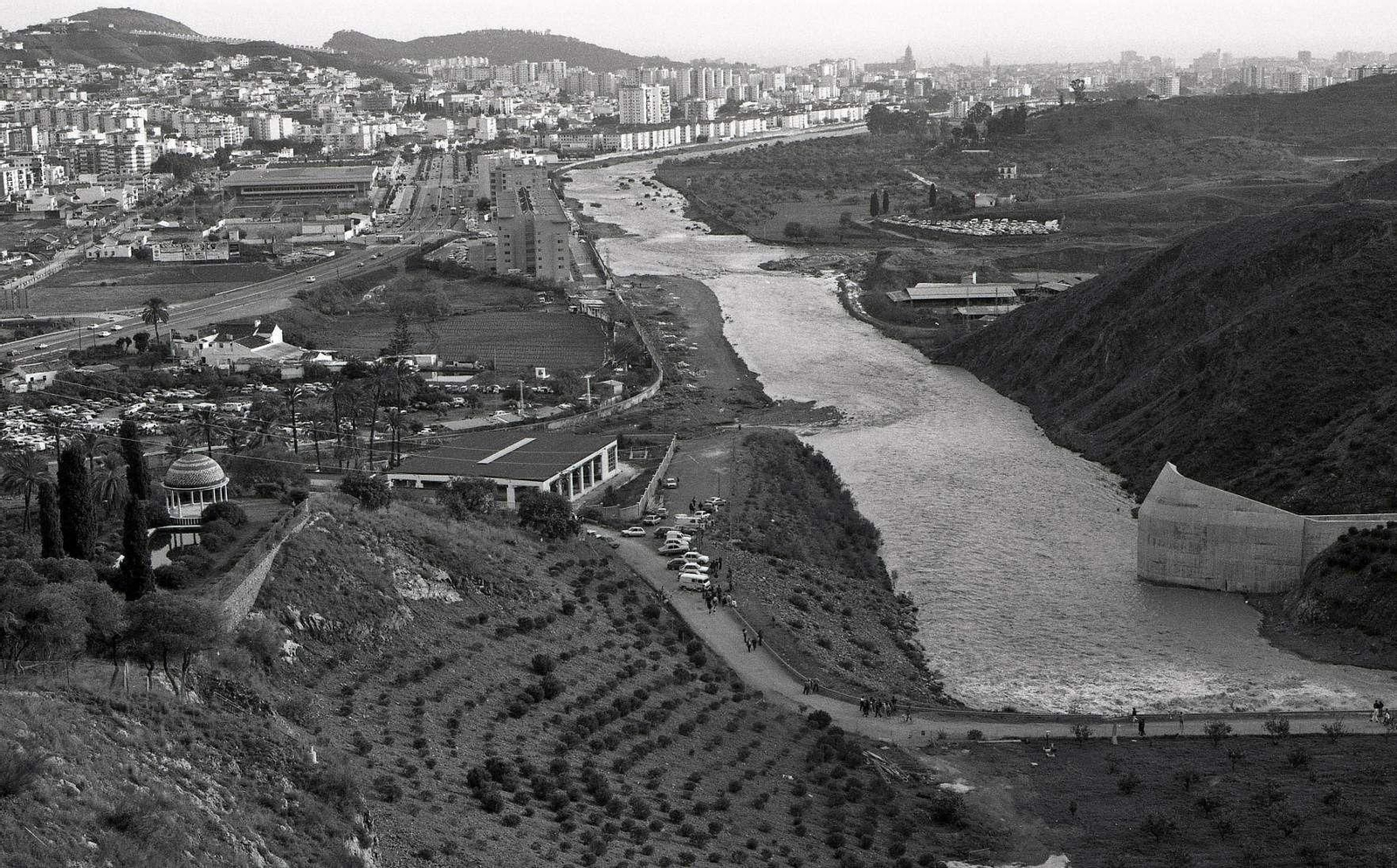 Vista de cómo iba el río Guadalmedina en 1989.
