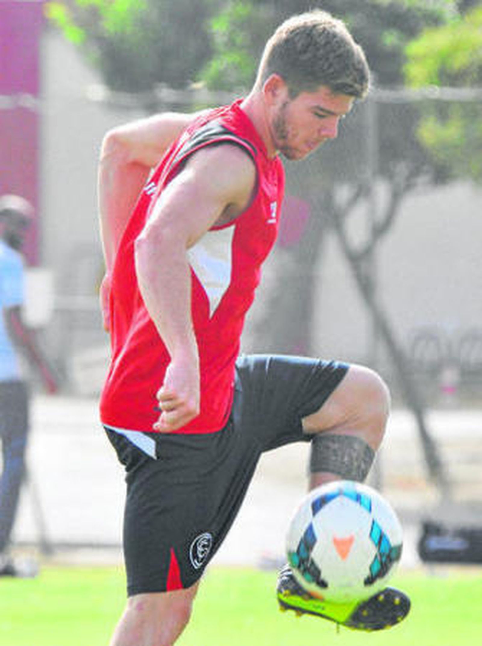 Alberto Moreno, en uno de los últimos entrenamientos del Sevilla en la ciudad deportiva.